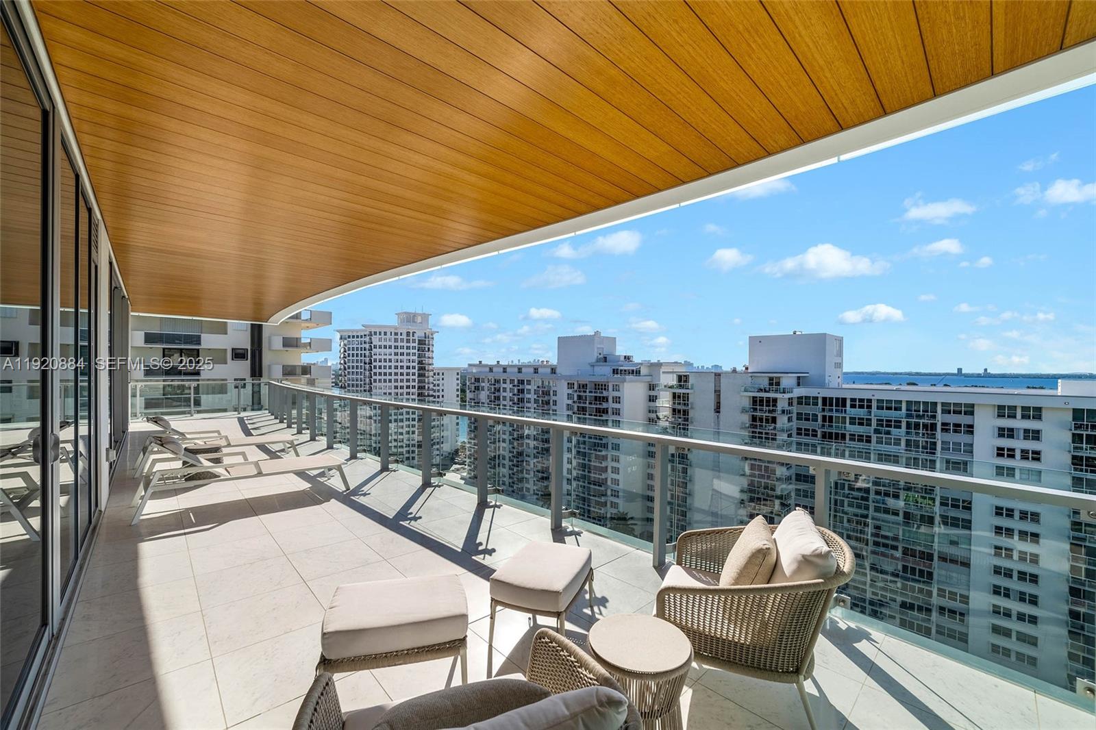 5775 Collins Ave #1501 Miami Beach, FL 33140