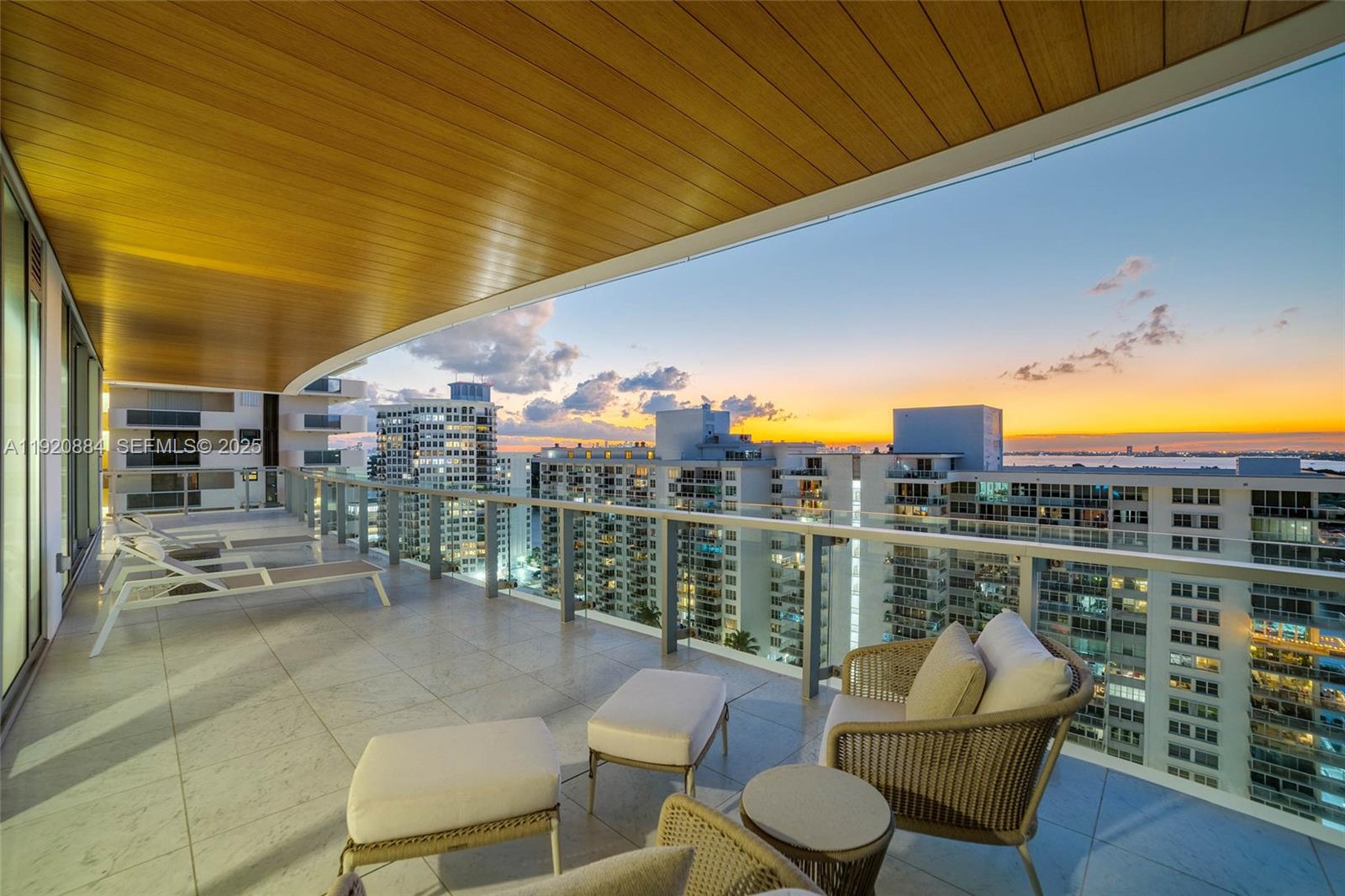 5775 Collins Ave #1501 Miami Beach, FL 33140