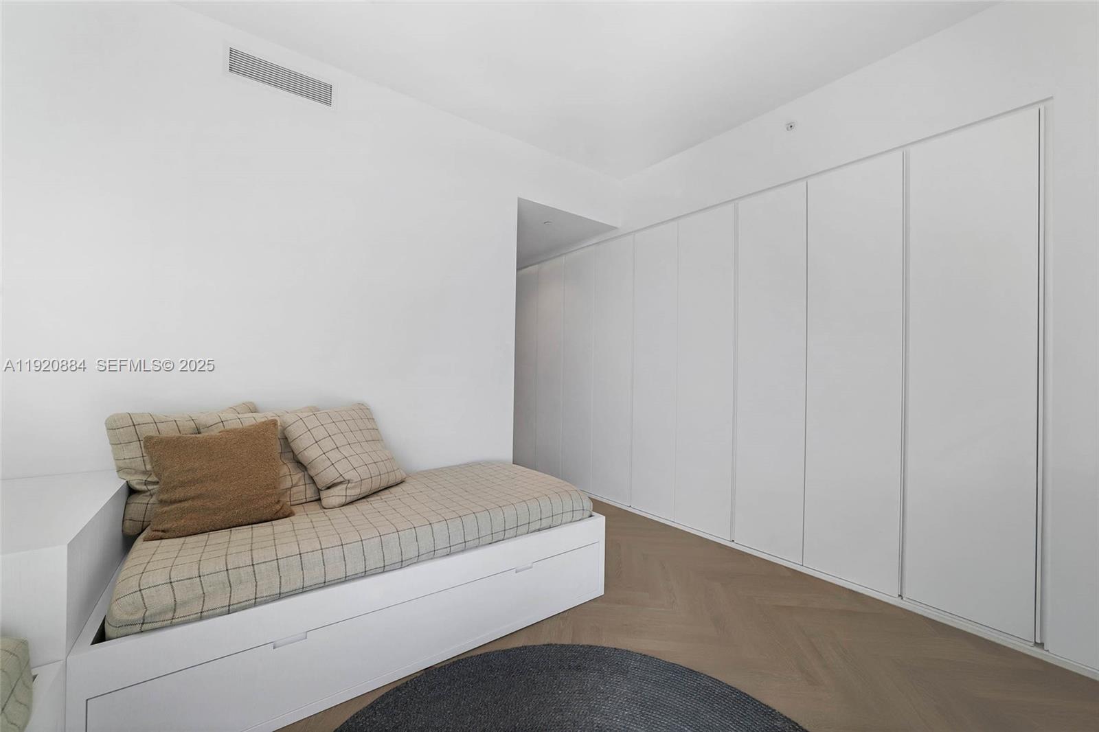 5775 Collins Ave #1501 Miami Beach, FL 33140