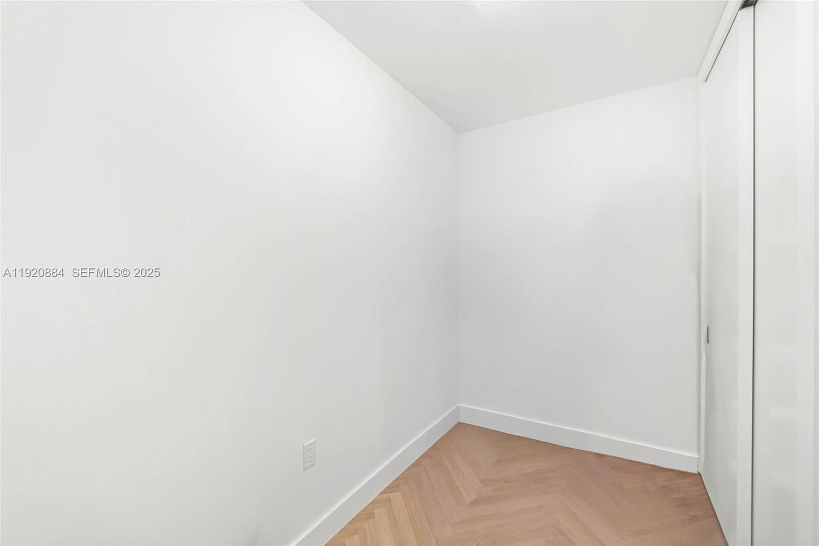 5775 Collins Ave #1501 Miami Beach, FL 33140