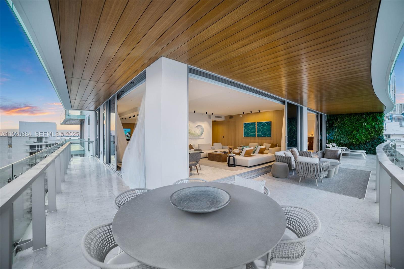 5775 Collins Ave #1501 Miami Beach, FL 33140