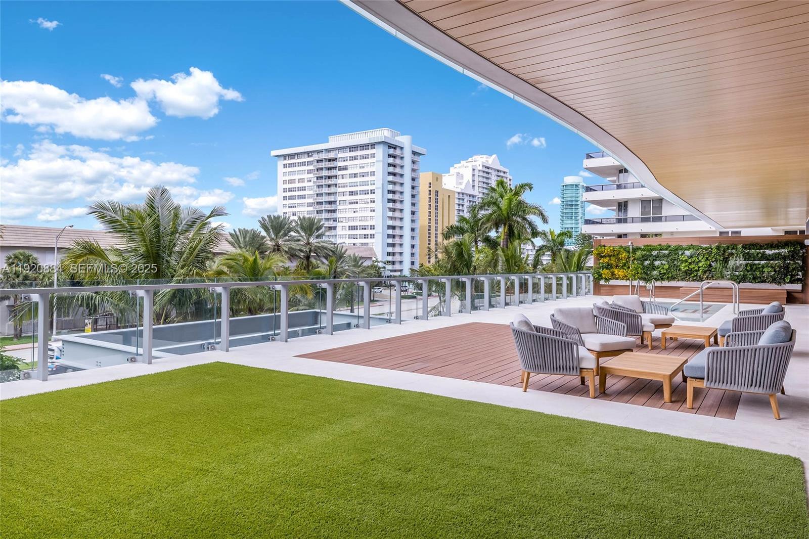 5775 Collins Ave #1501 Miami Beach, FL 33140