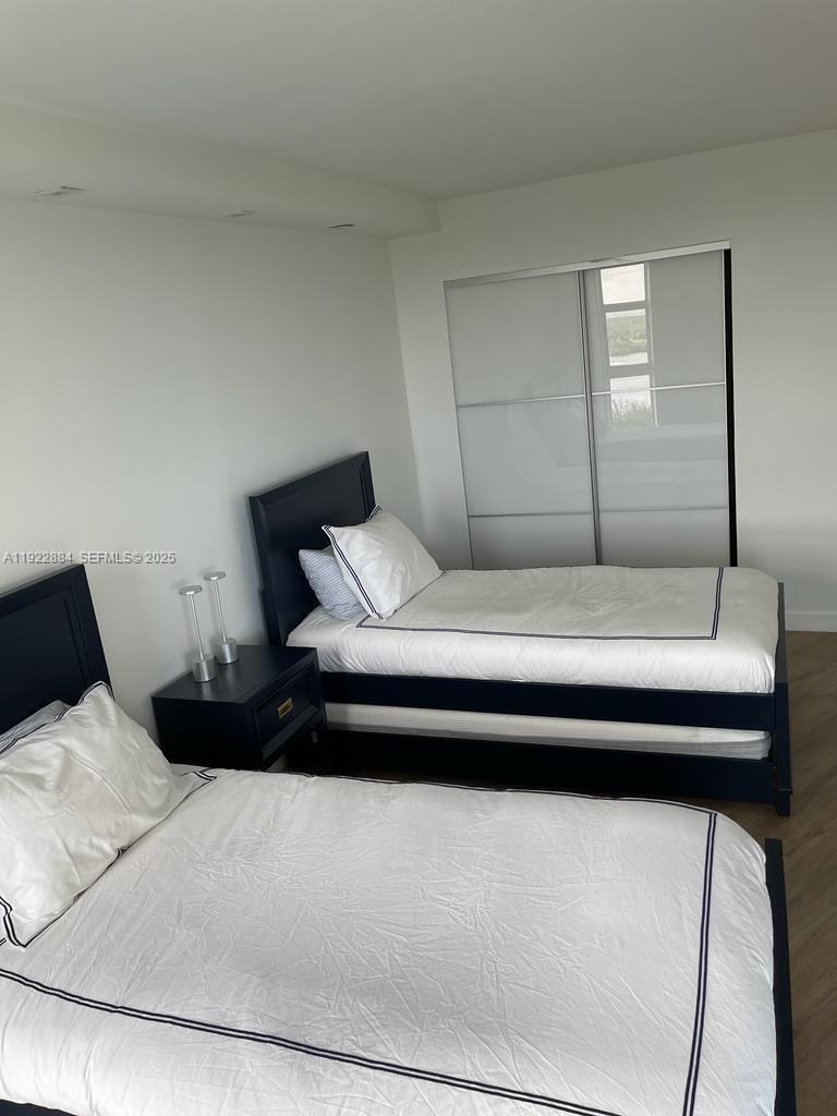 image Arlen House East10