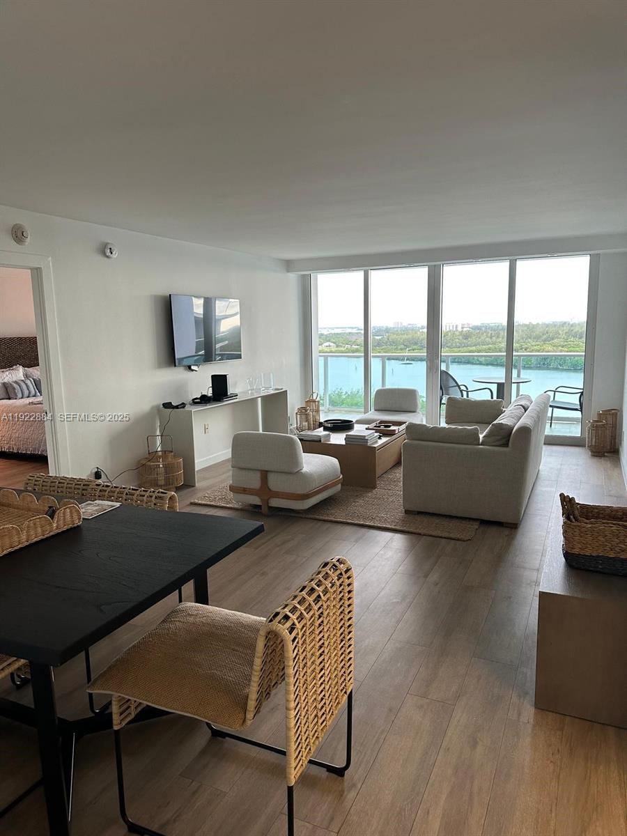 image Arlen House East1