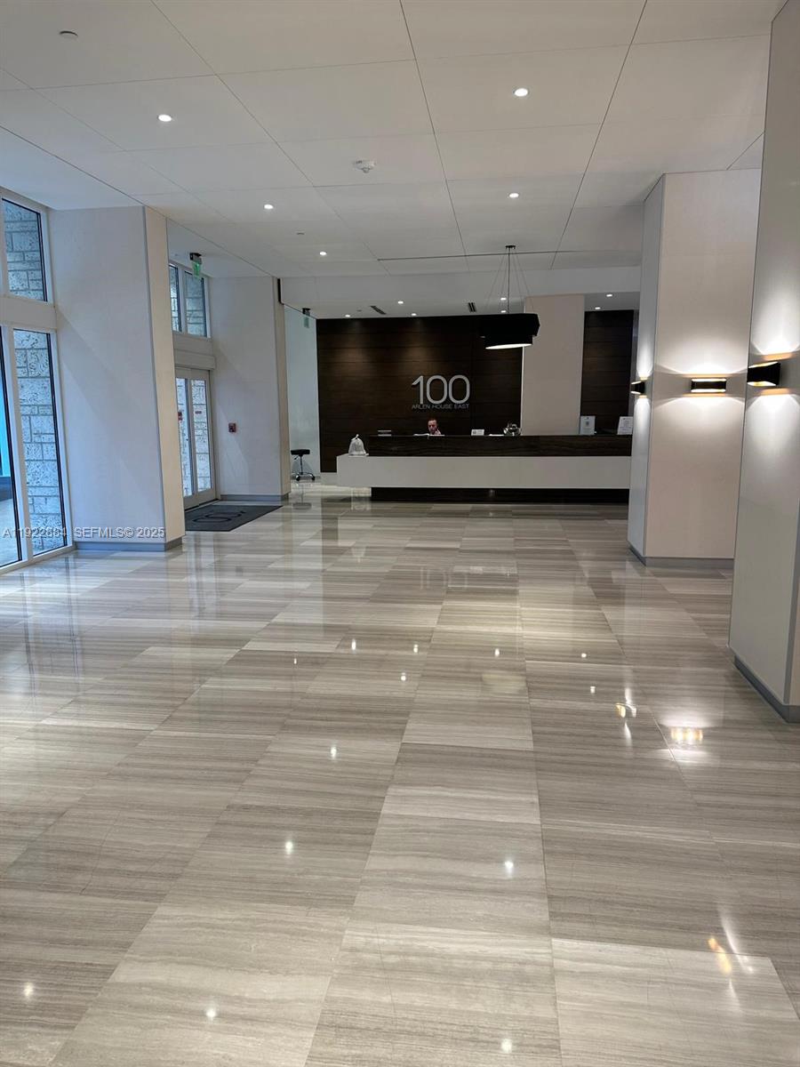 image Arlen House East24