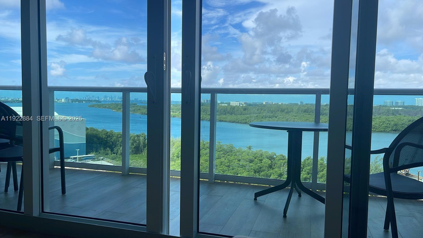 image Arlen House East4