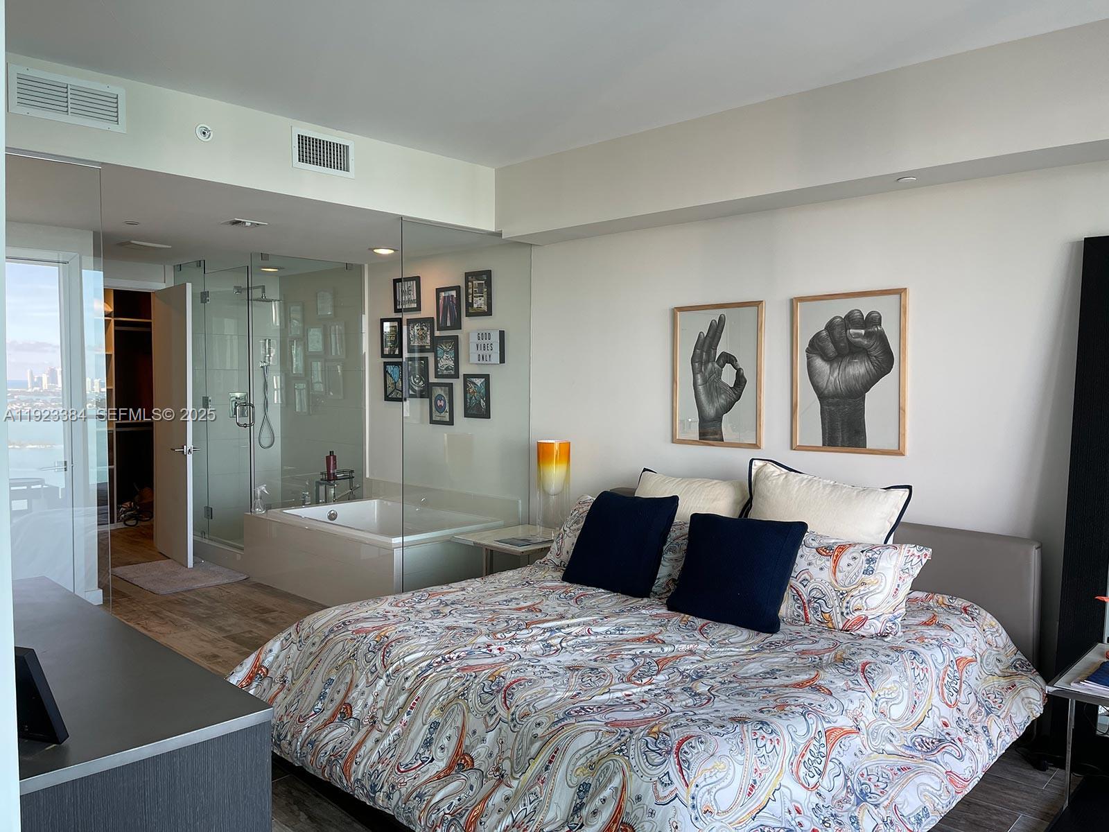 650 NE 32nd St #3005 Miami, FL 33137