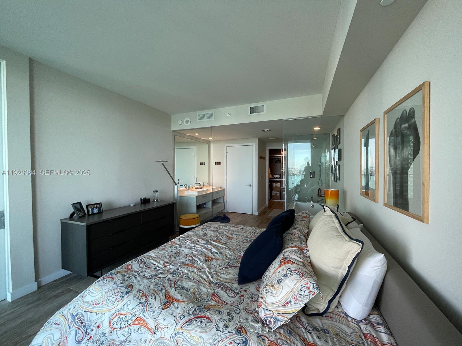 650 NE 32nd St #3005 Miami, FL 33137