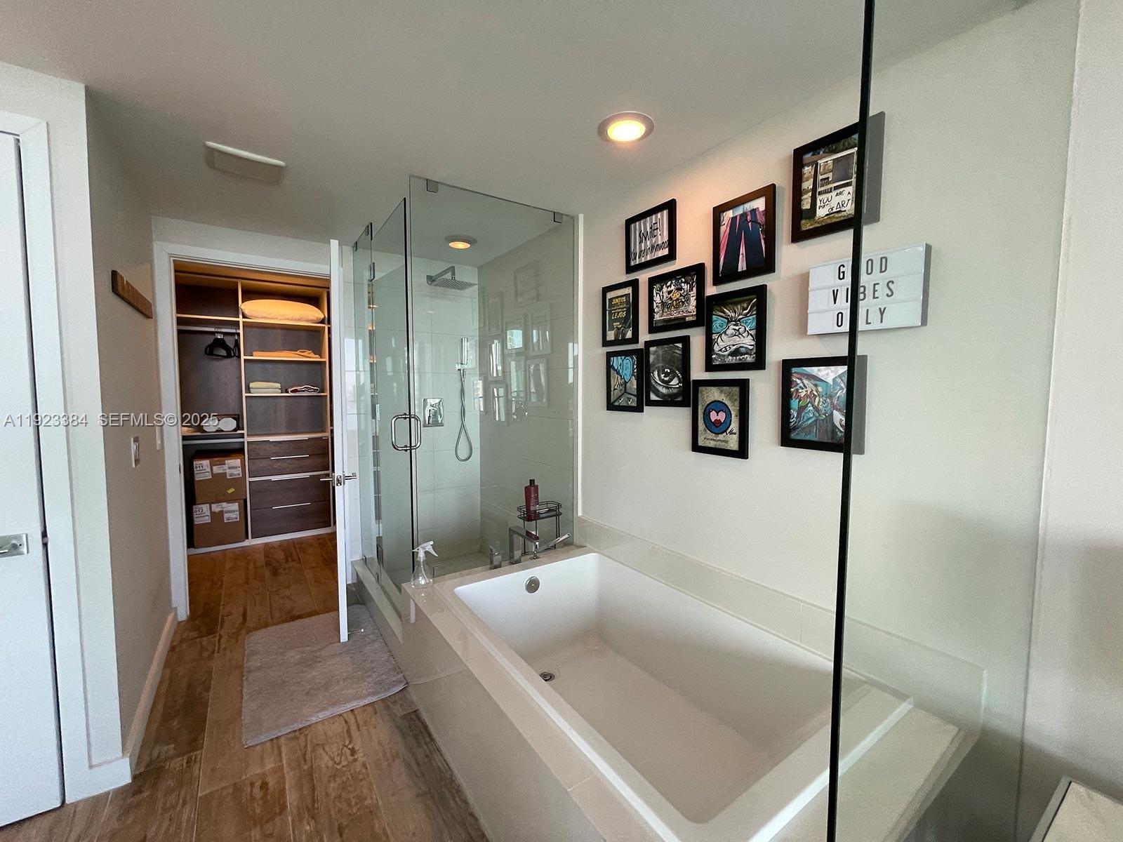 650 NE 32nd St #3005 Miami, FL 33137