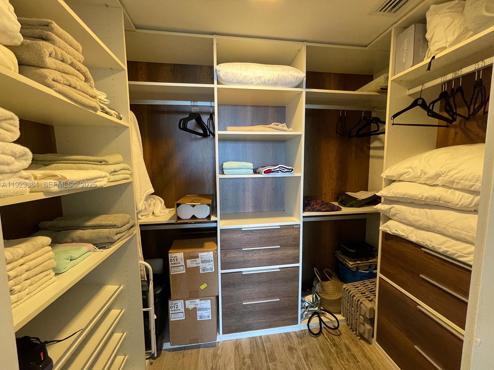 650 NE 32nd St #3005 Miami, FL 33137