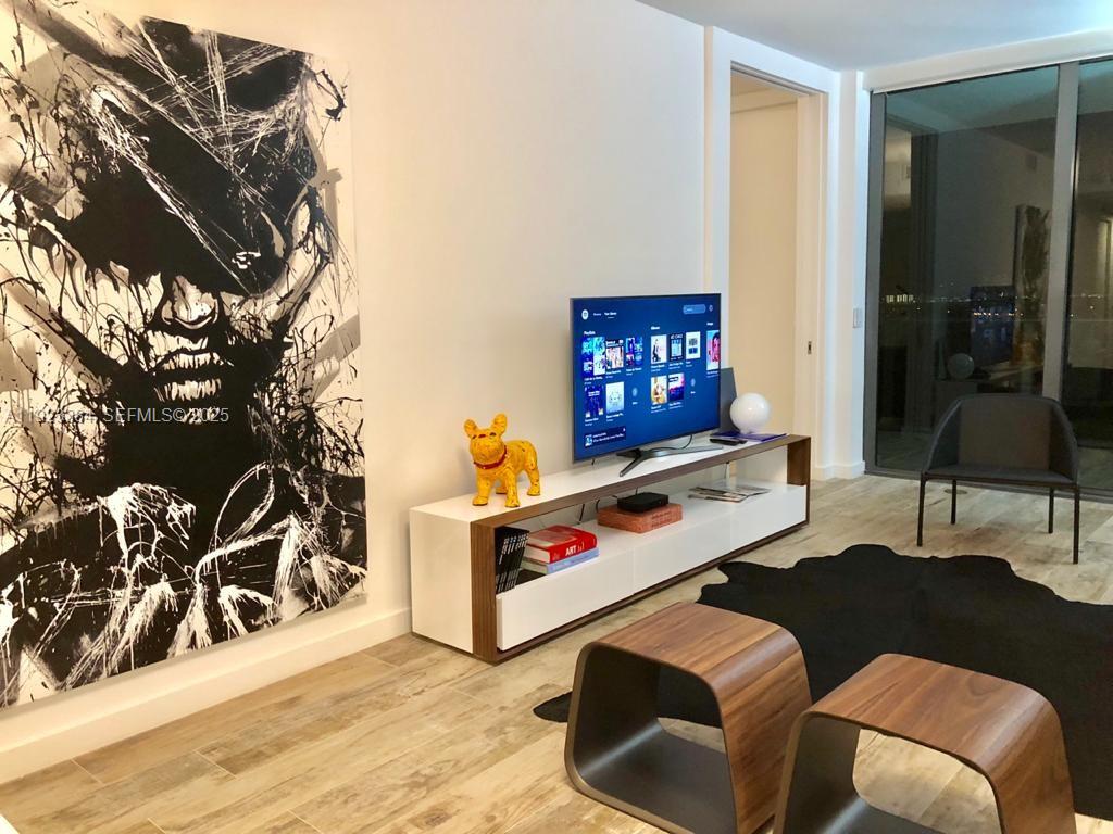 650 NE 32nd St #3005 Miami, FL 33137