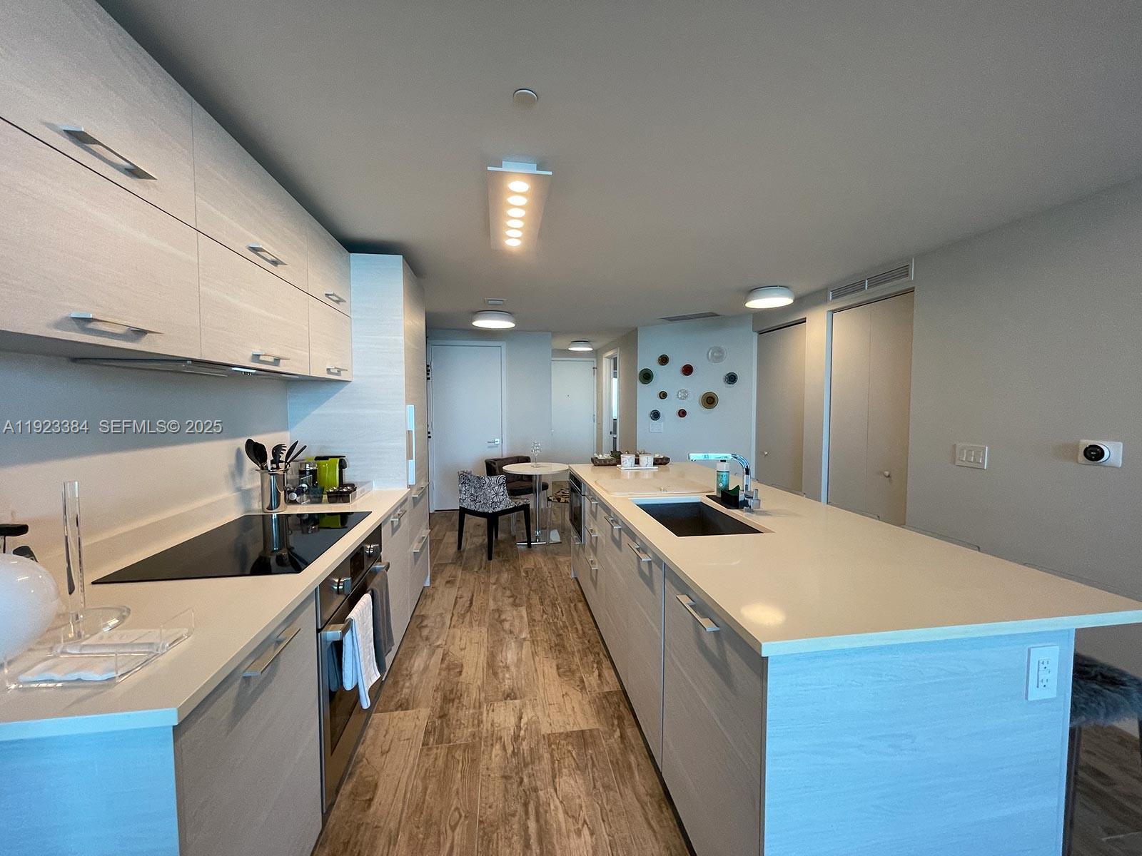 650 NE 32nd St #3005 Miami, FL 33137