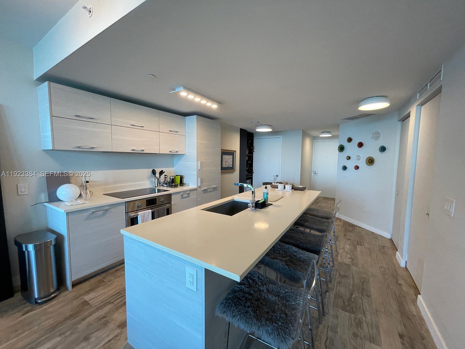 650 NE 32nd St #3005 Miami, FL 33137