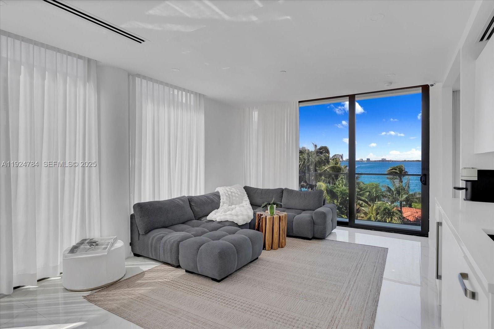 11 Century Ln Miami Beach, FL 33139