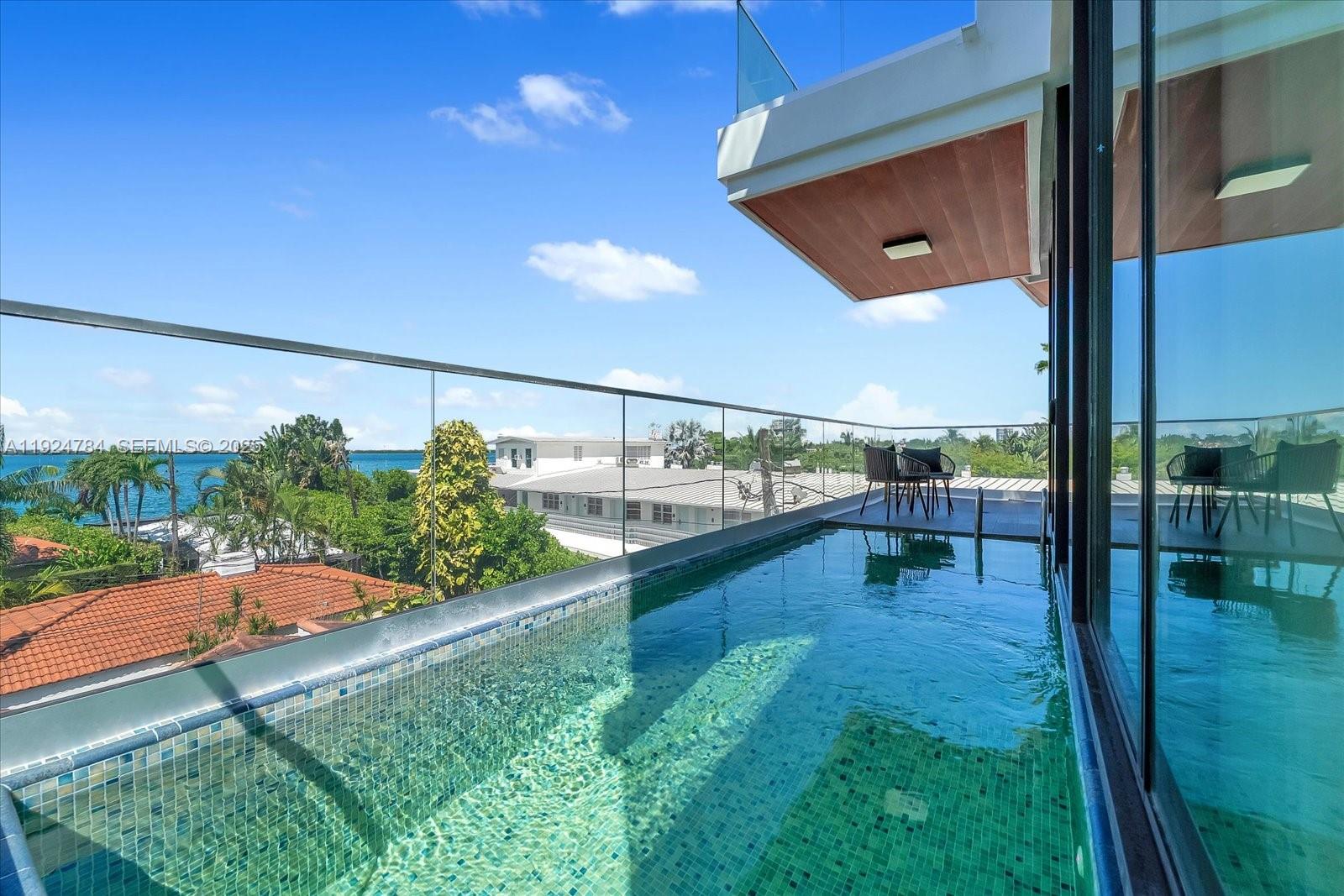 11 Century Ln Miami Beach, FL 33139