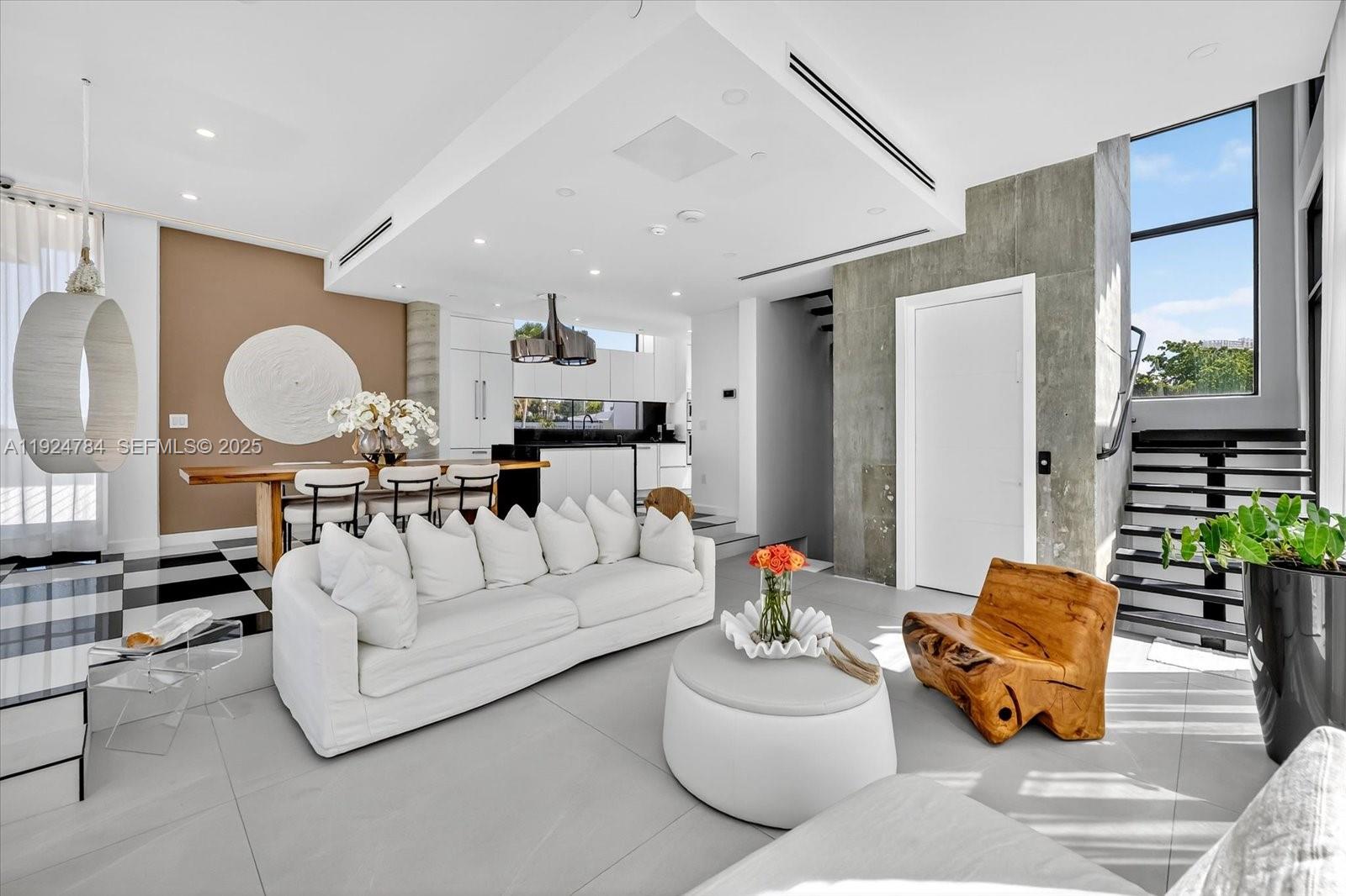 11 Century Ln Miami Beach, FL 33139