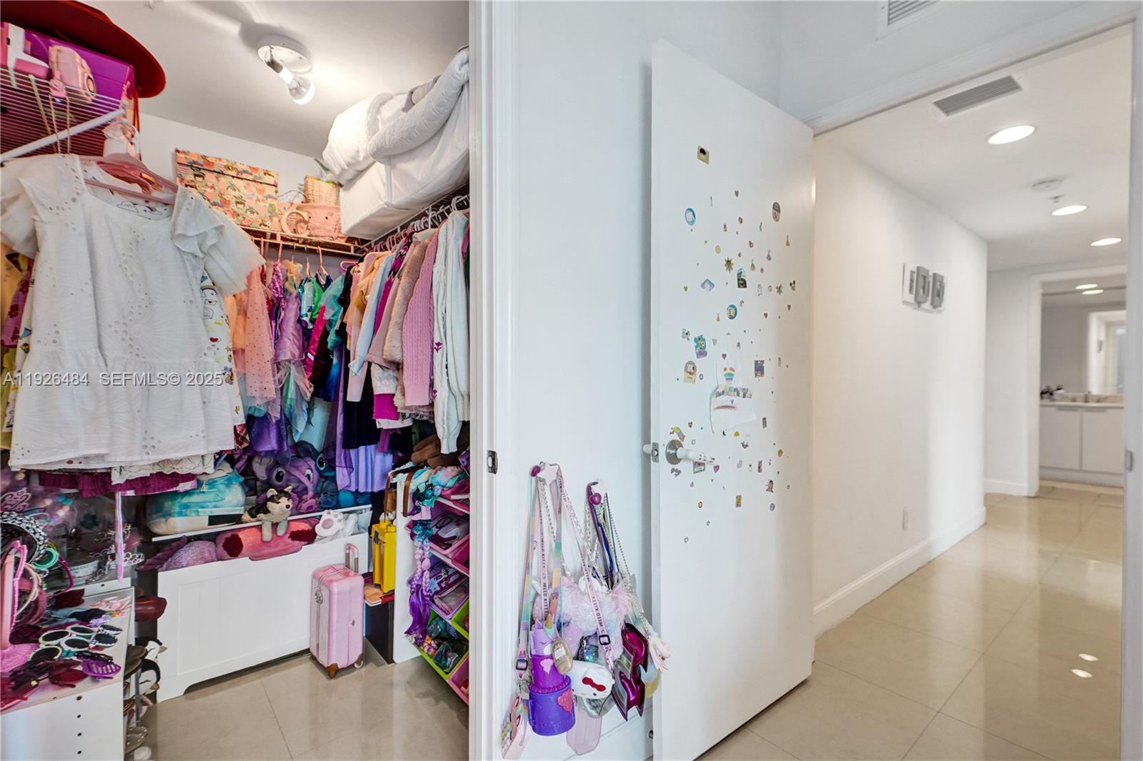 14951 Royal Oaks Ln #401 North Miami, FL 33181