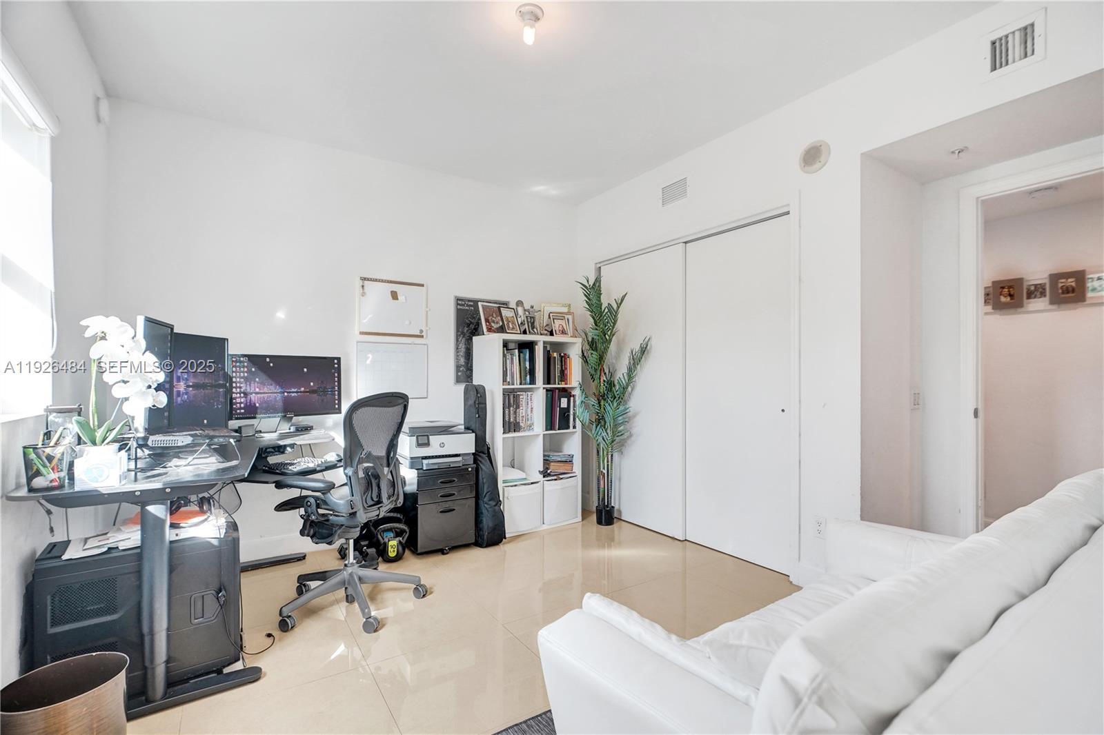 14951 Royal Oaks Ln #401 North Miami, FL 33181