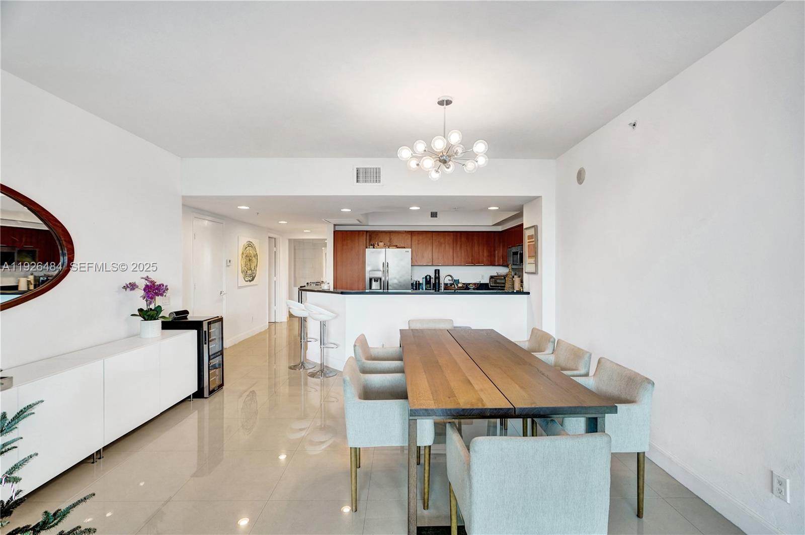 14951 Royal Oaks Ln #401 North Miami, FL 33181