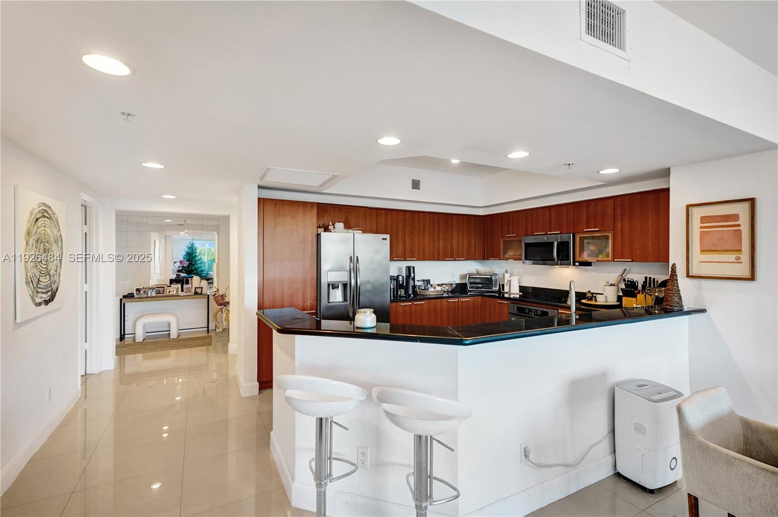 14951 Royal Oaks Ln #401 North Miami, FL 33181