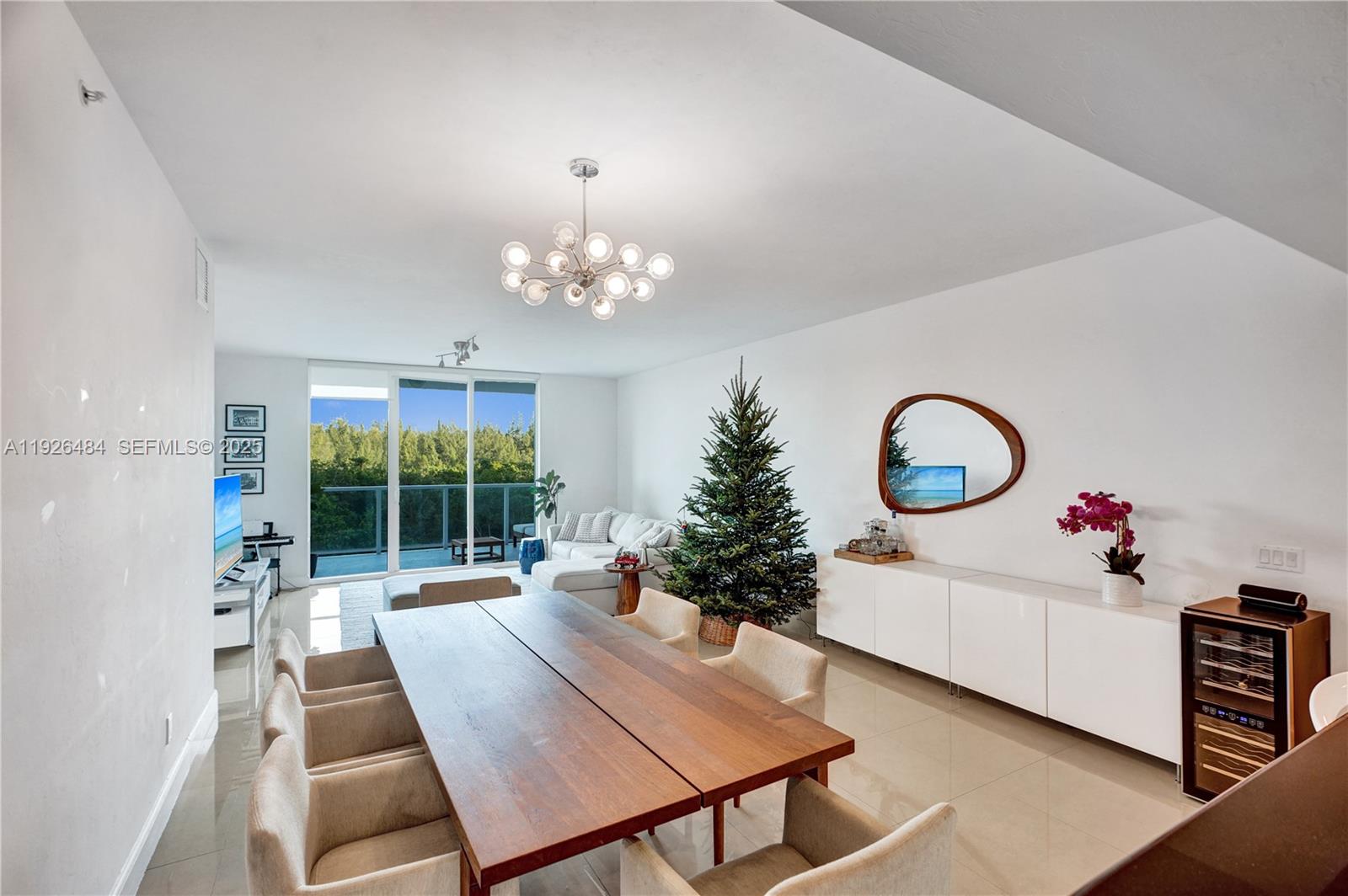 14951 Royal Oaks Ln #401 North Miami, FL 33181