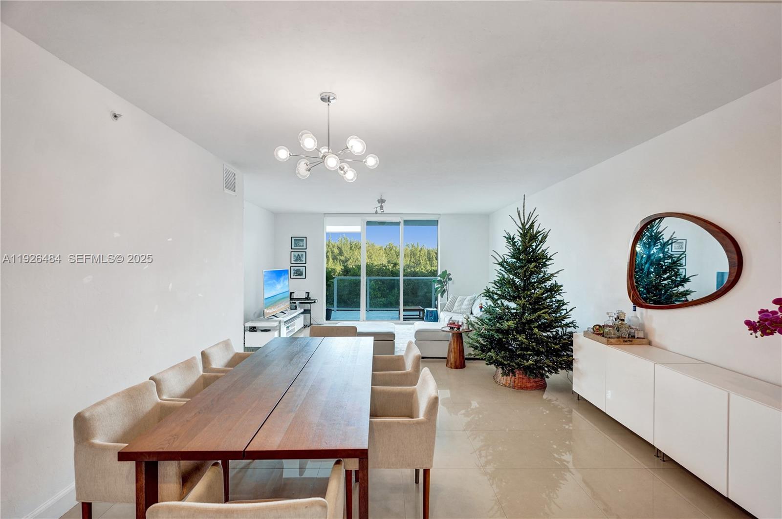 14951 Royal Oaks Ln #401 North Miami, FL 33181