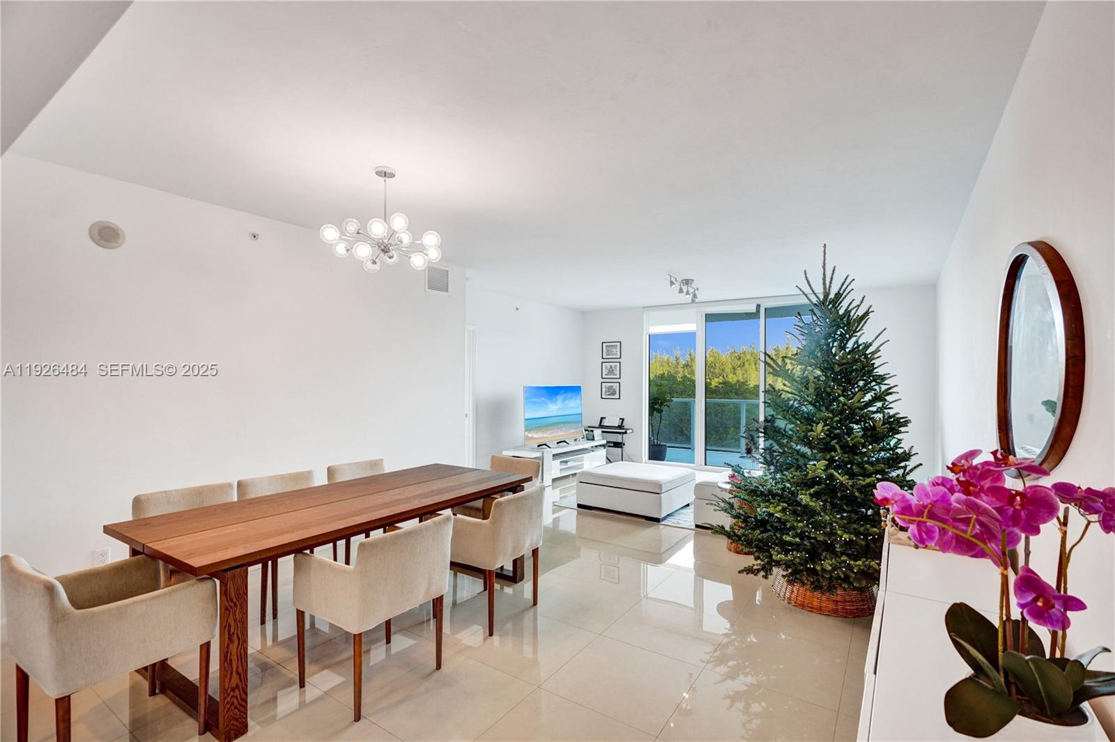 14951 Royal Oaks Ln #401 North Miami, FL 33181