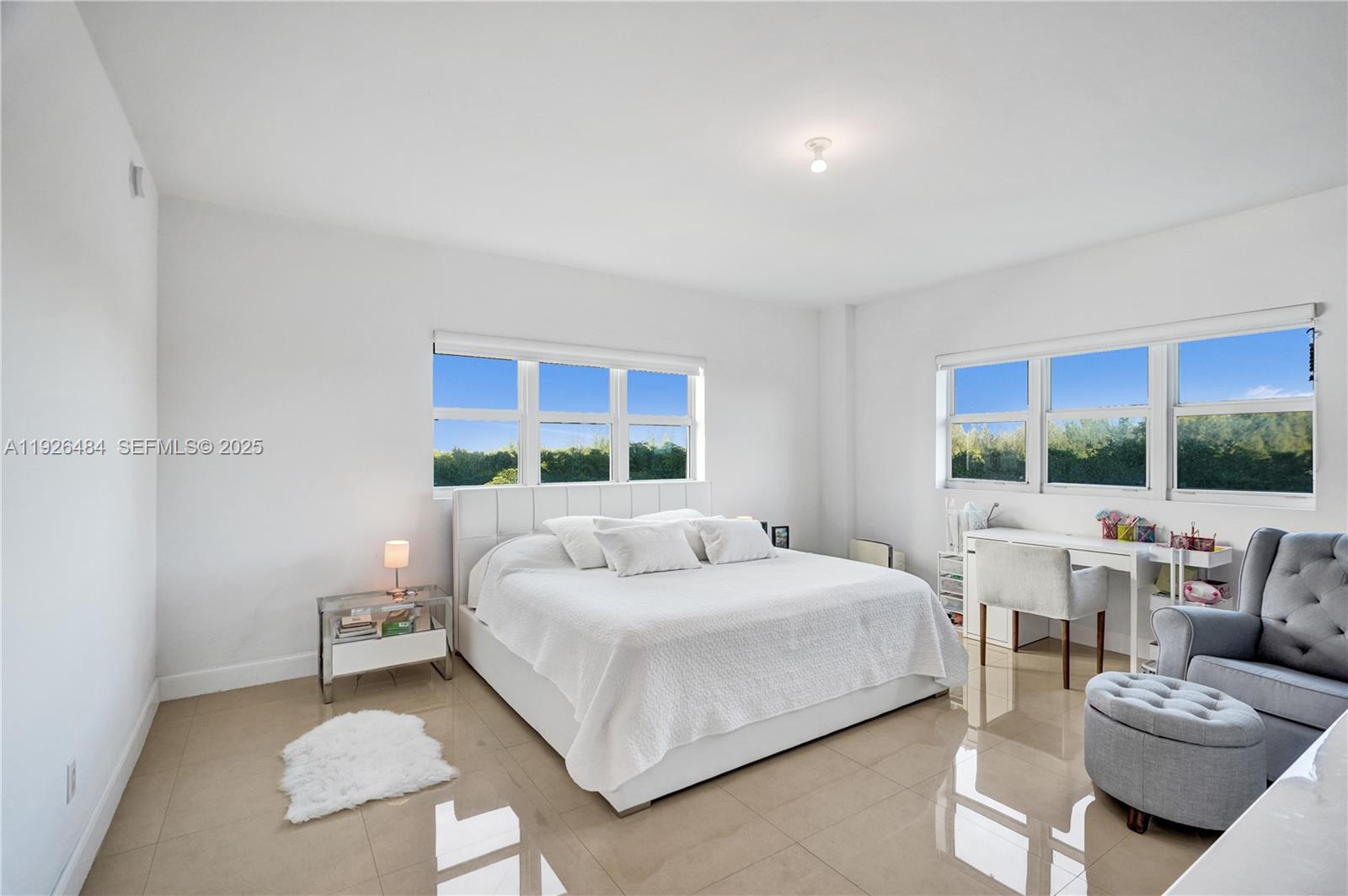 14951 Royal Oaks Ln #401 North Miami, FL 33181