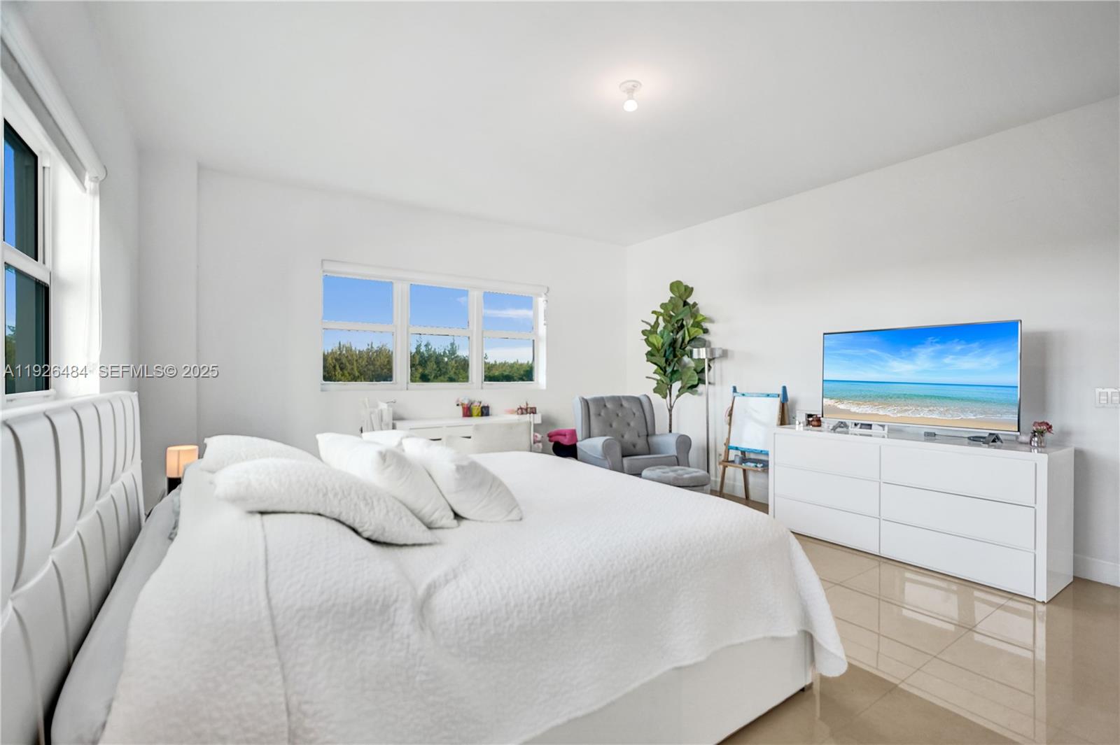 14951 Royal Oaks Ln #401 North Miami, FL 33181