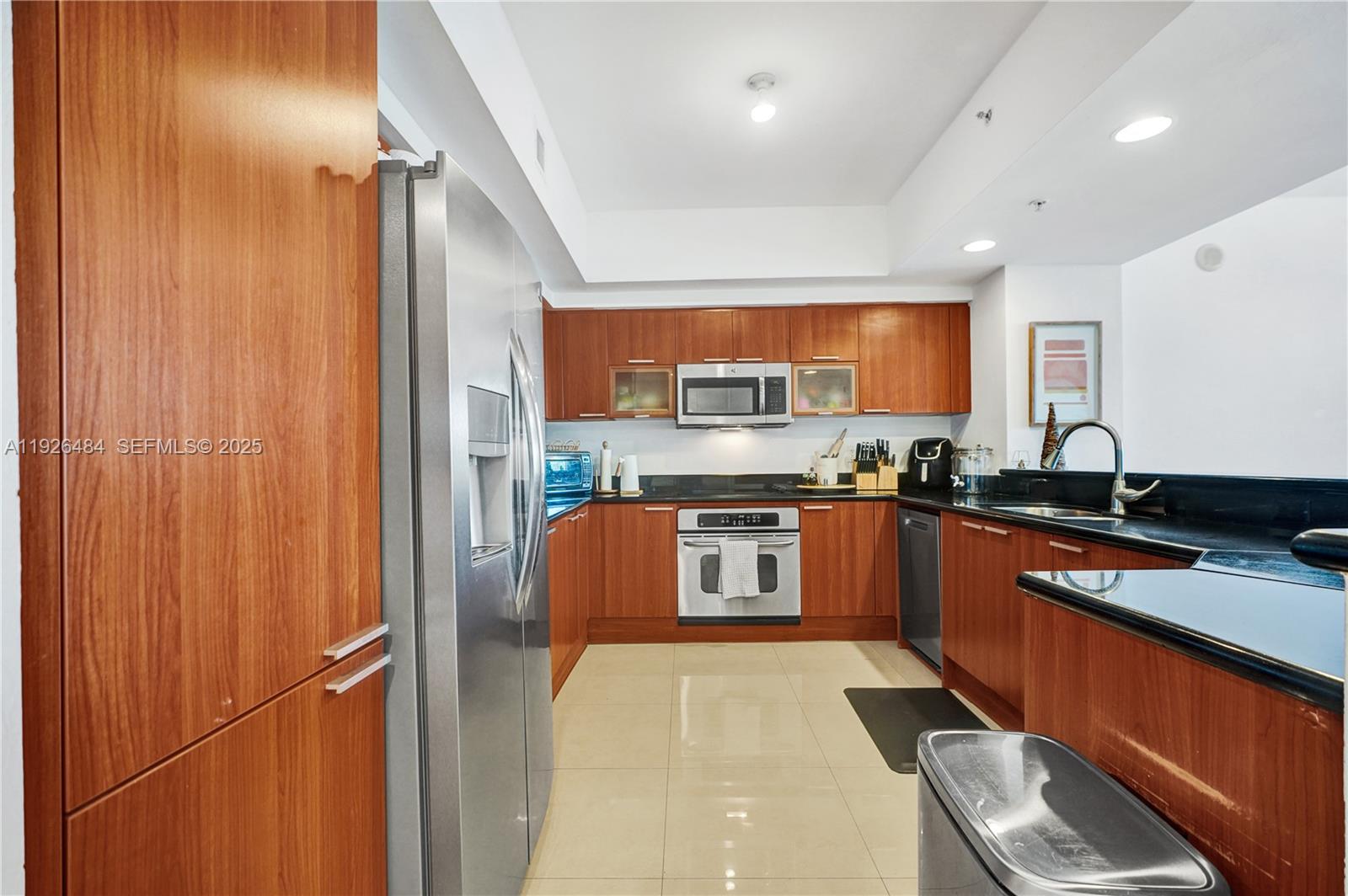 14951 Royal Oaks Ln #401 North Miami, FL 33181