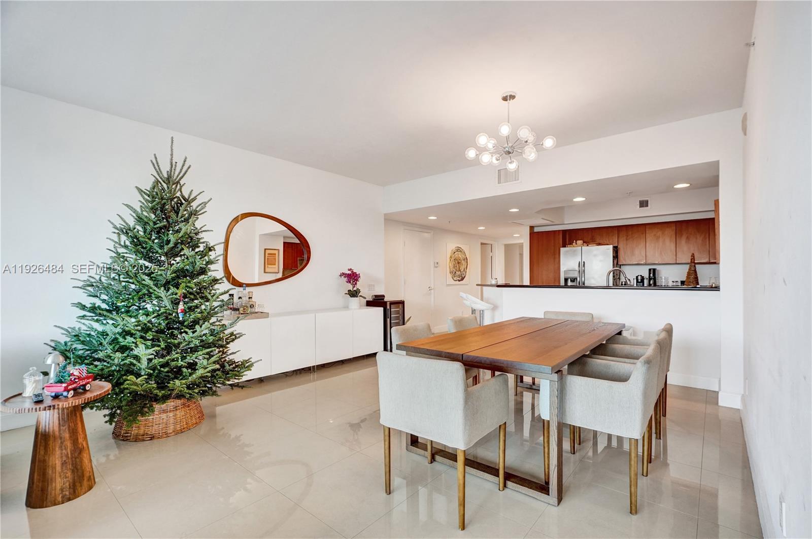 14951 Royal Oaks Ln #401 North Miami, FL 33181