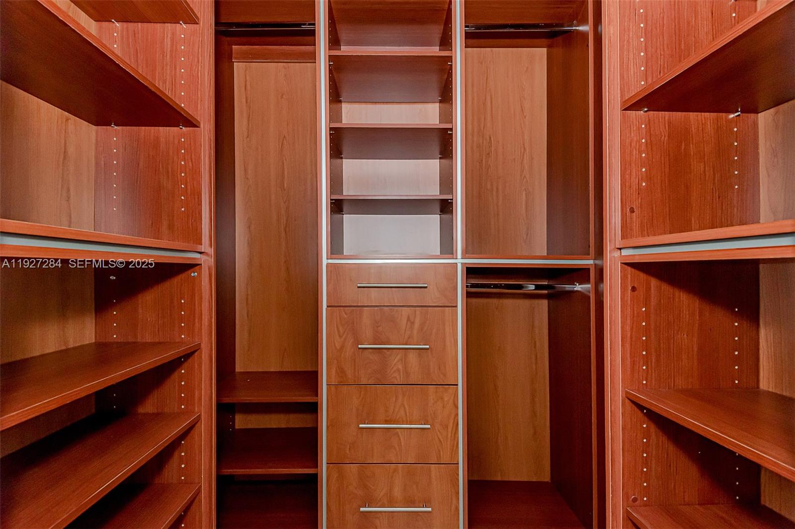 image Trump Tower II24