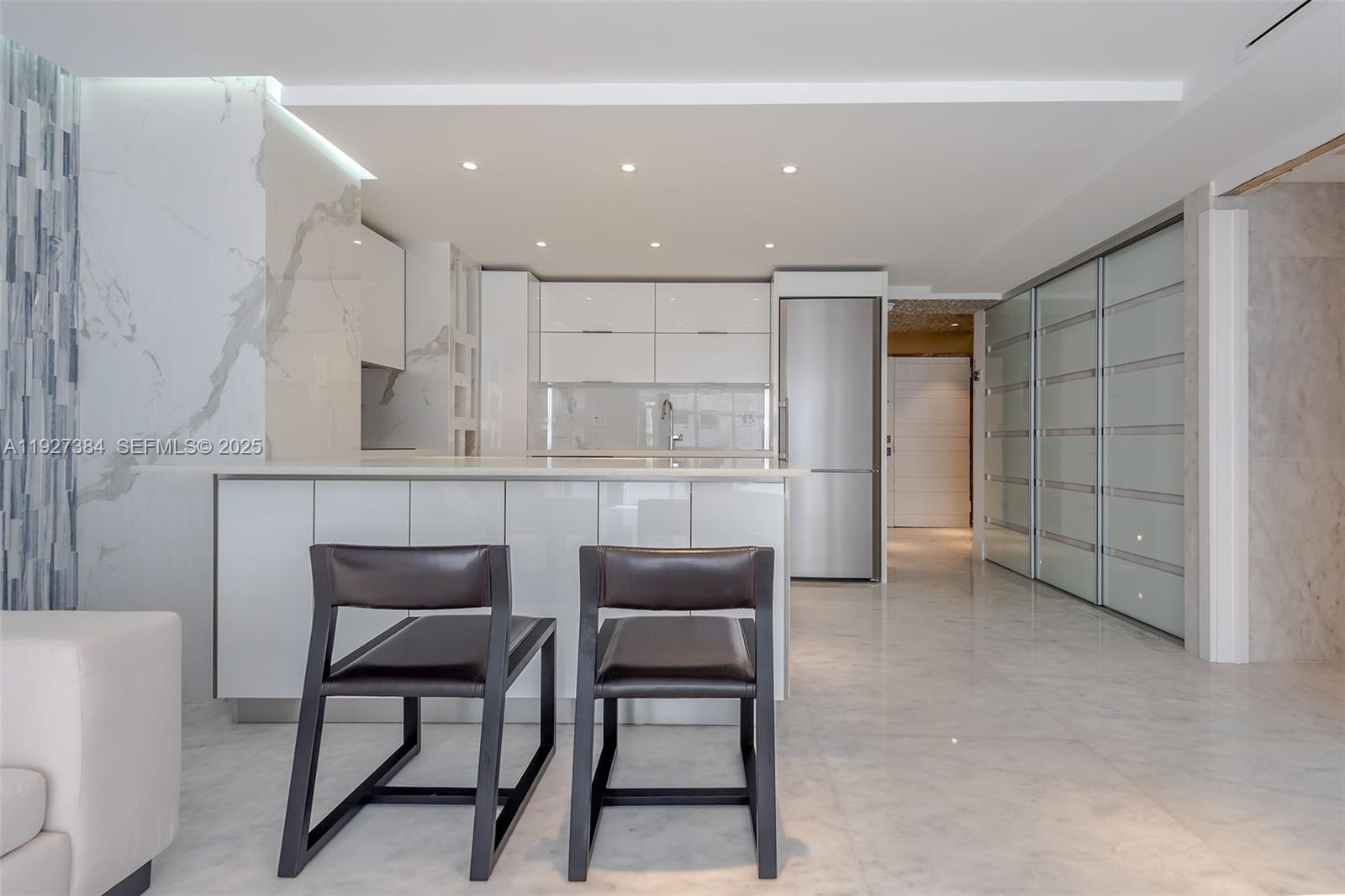 6423 Collins Ave #304