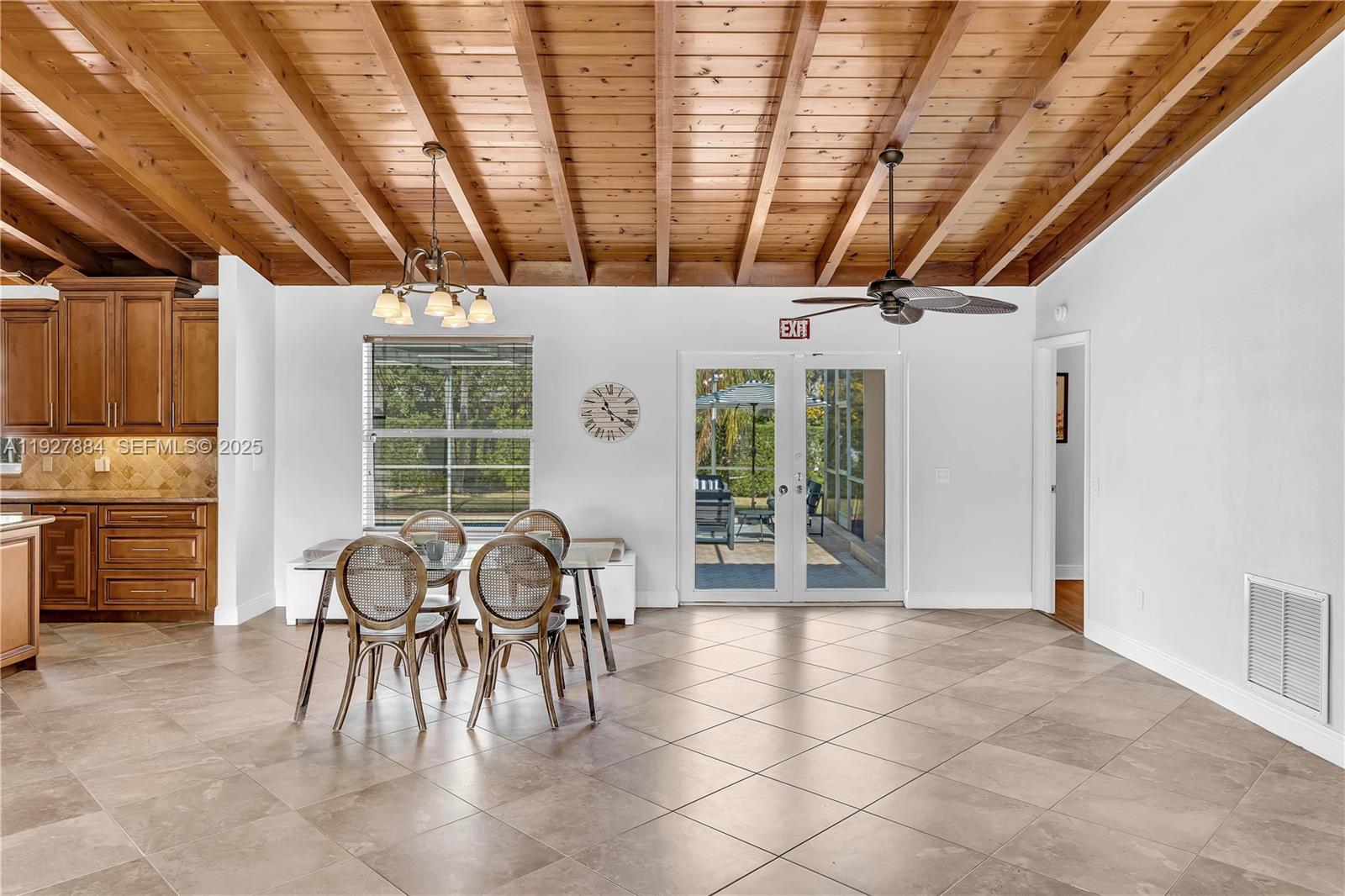 3437 Buchanan St Hollywood, FL 33021