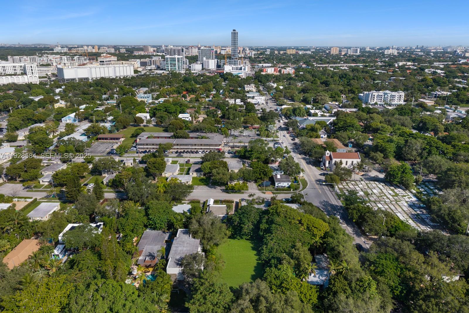 3729 Kumquat Ave Miami, FL 33133