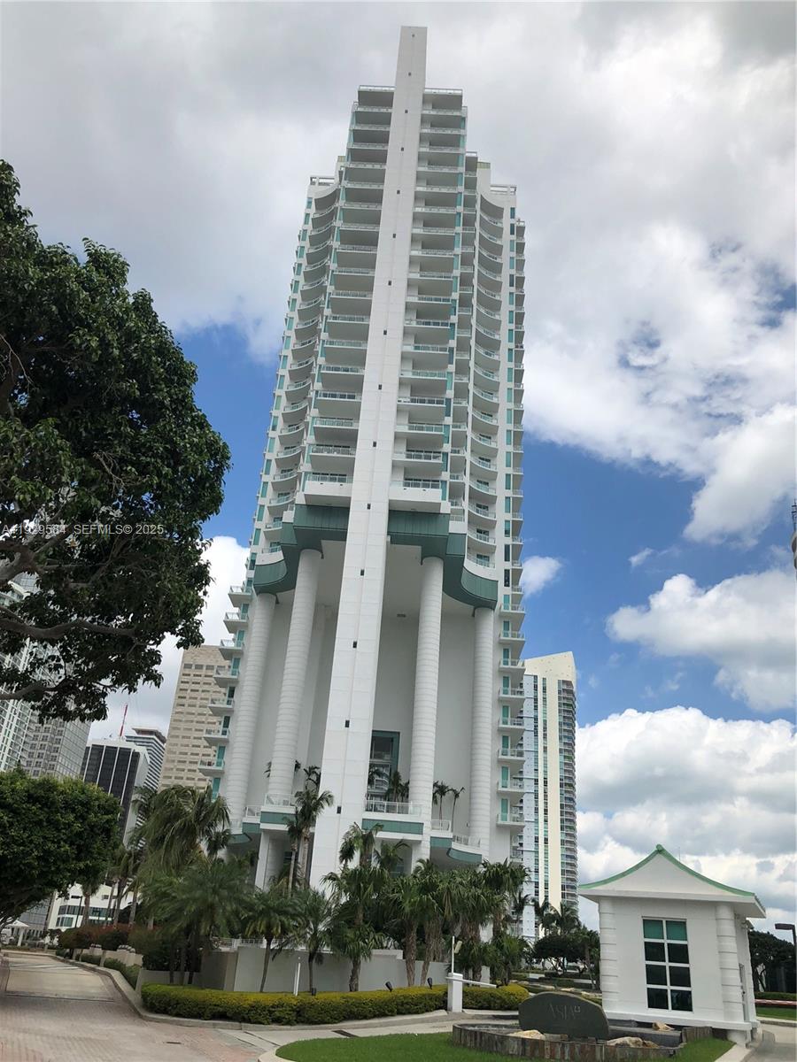 900 Brickell Key Blvd #1602 Miami, FL 33131