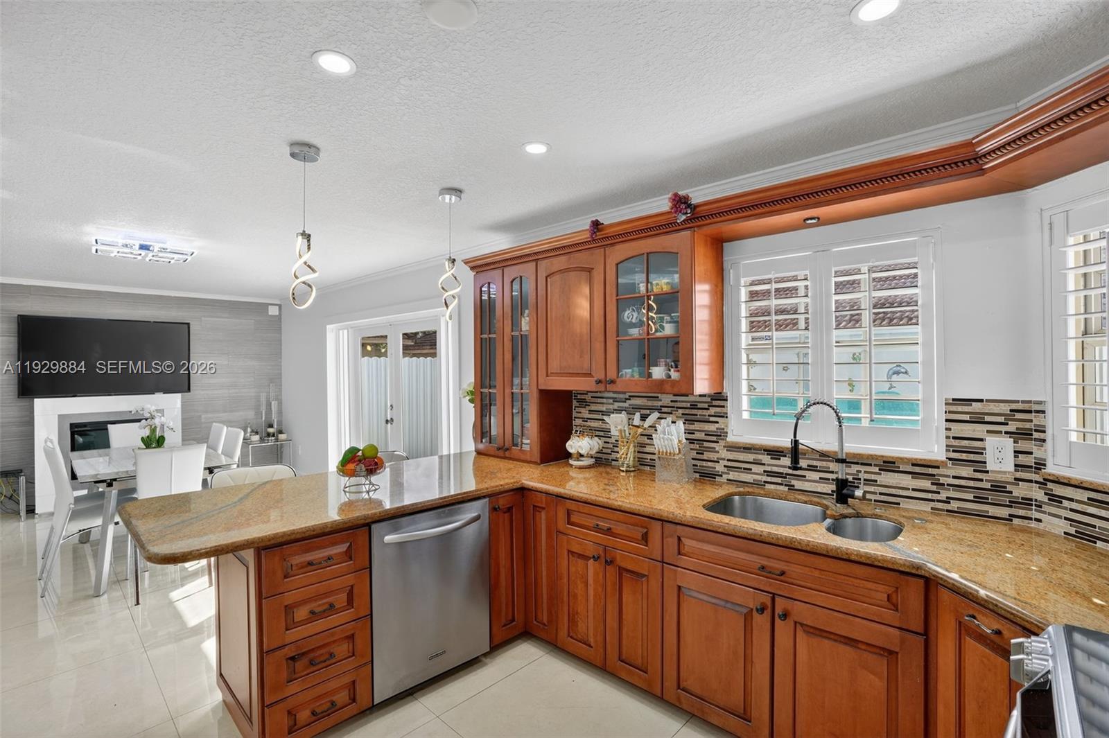 13966 SW 13th St Miami, FL 33184