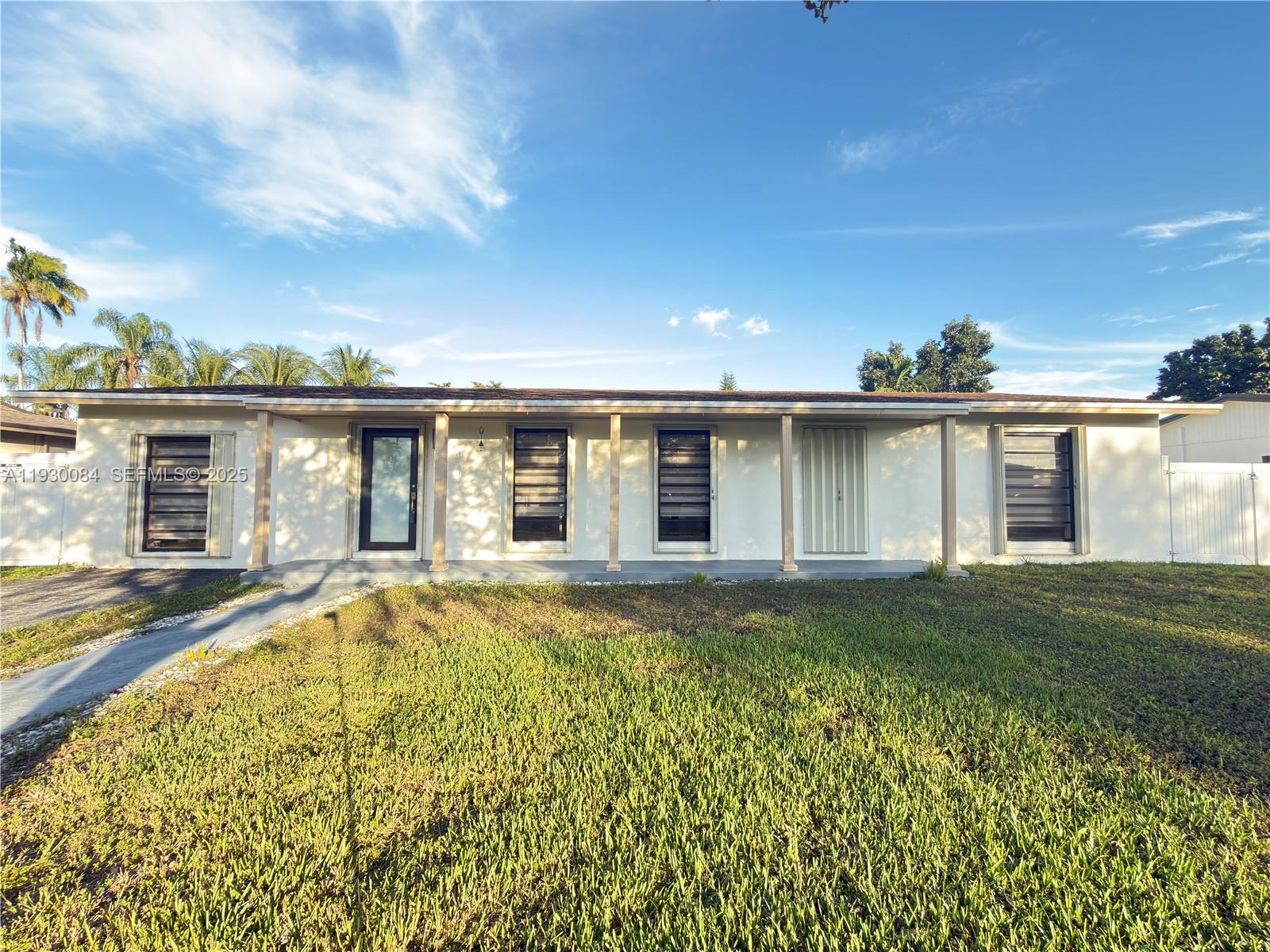 18133 SW 93rd Ave Palmetto Bay, FL 33157