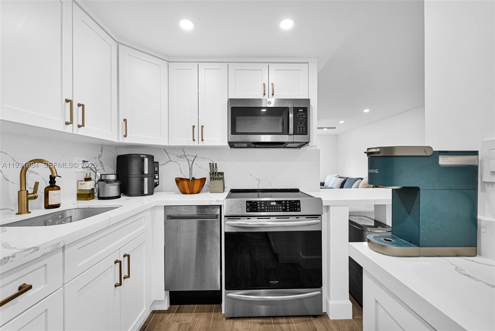 8609 SW 68th Ct #24 Pinecrest, FL 33156