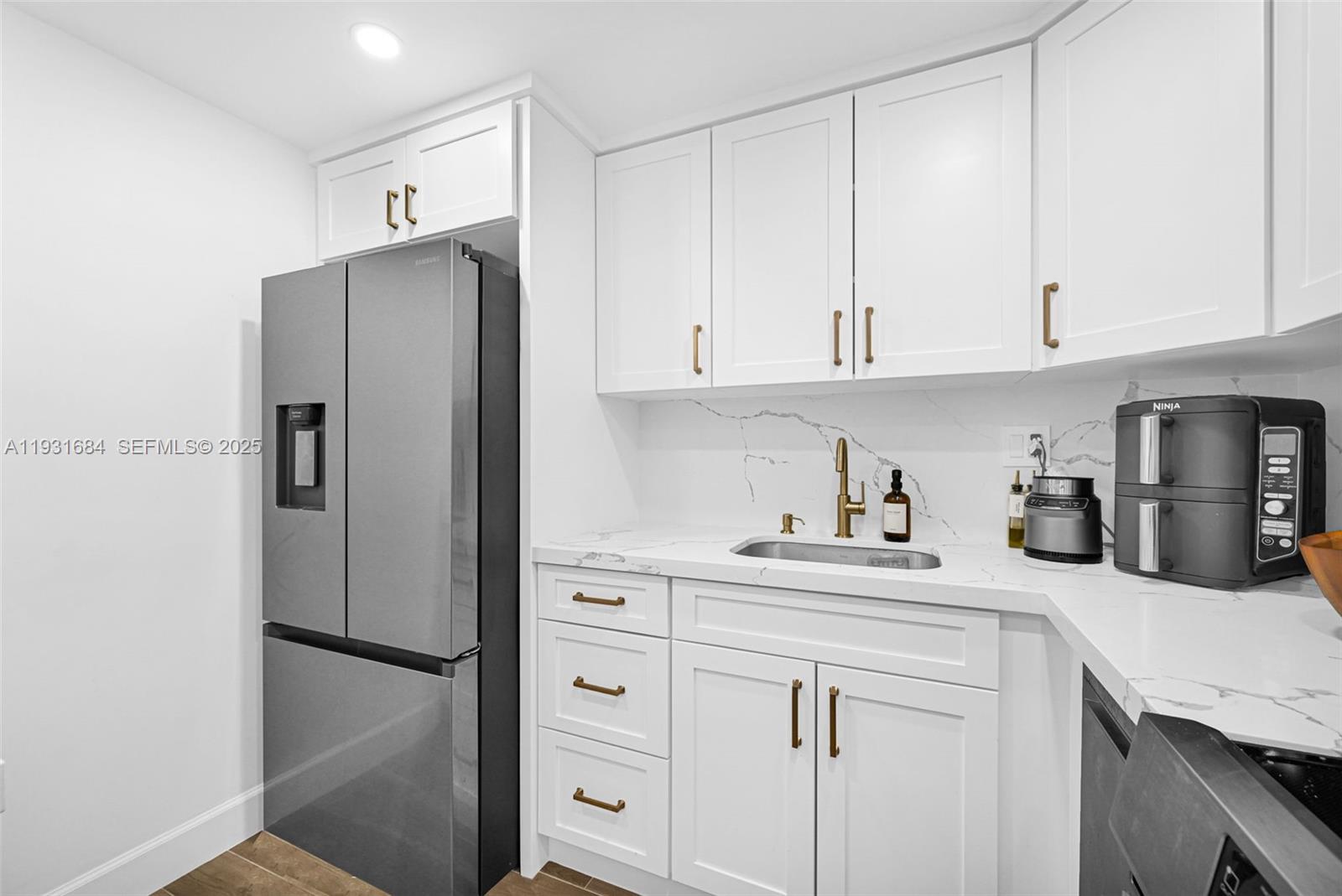 8609 SW 68th Ct #24 Pinecrest, FL 33156