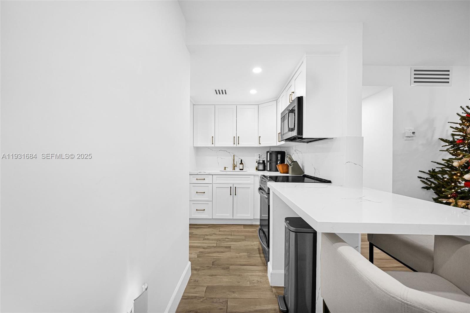 8609 SW 68th Ct #24 Pinecrest, FL 33156