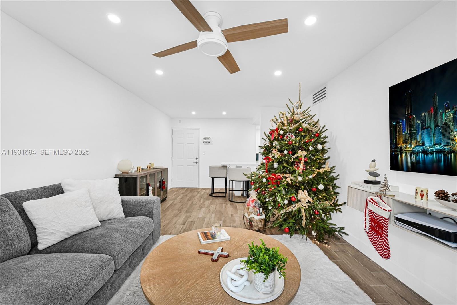 8609 SW 68th Ct #24 Pinecrest, FL 33156