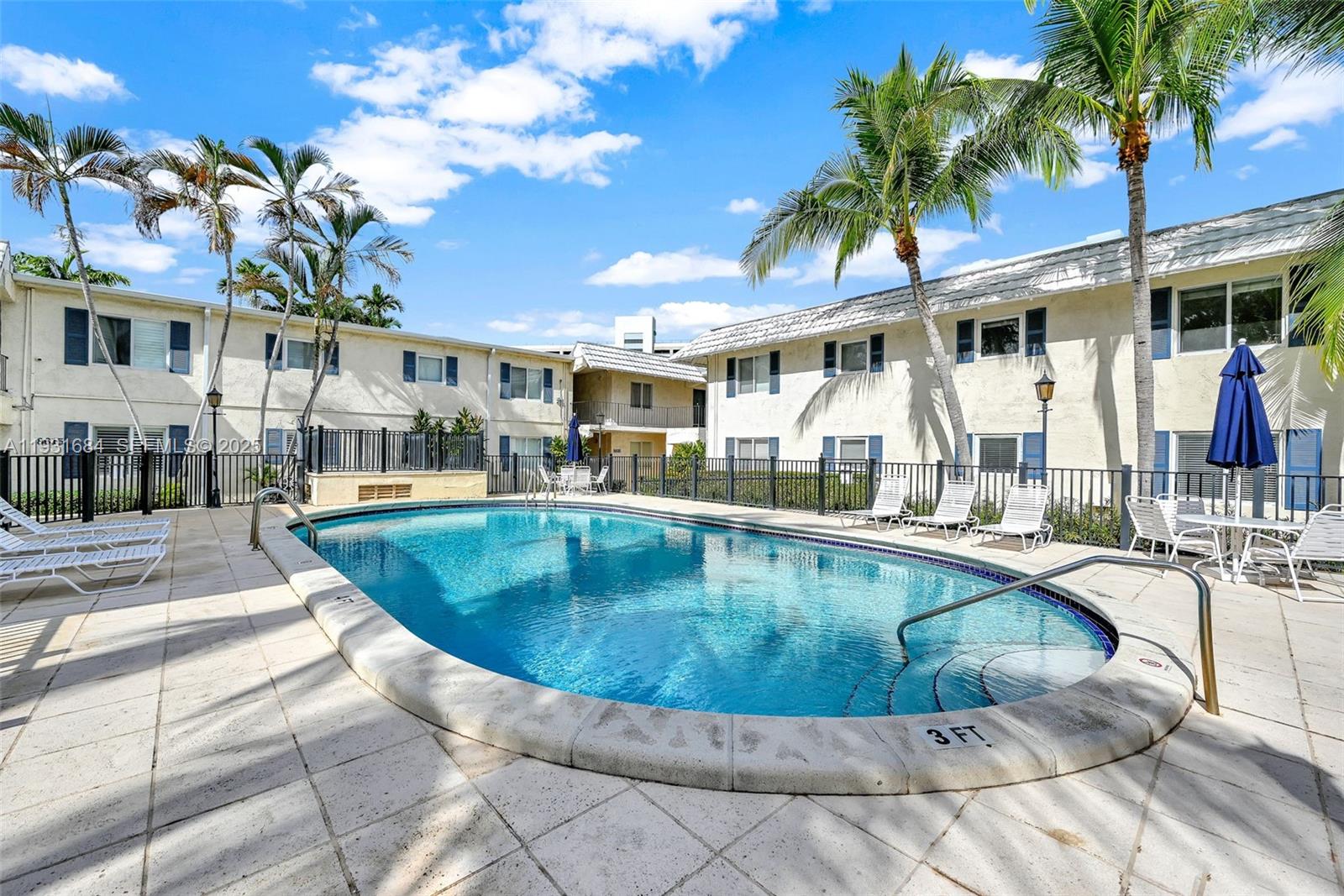 8609 SW 68th Ct #24 Pinecrest, FL 33156