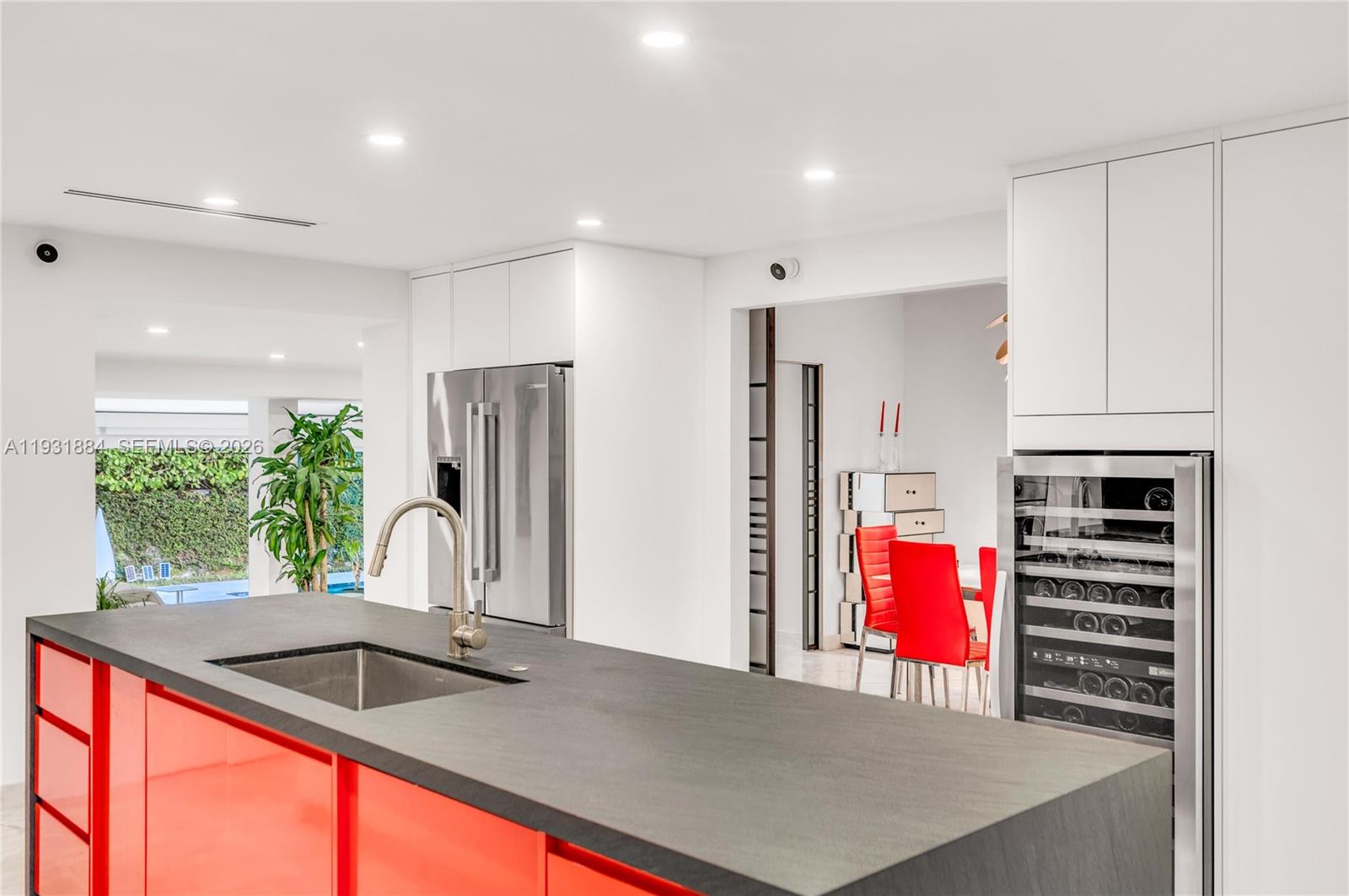 4321 Nautilus Dr Miami Beach, FL 33140