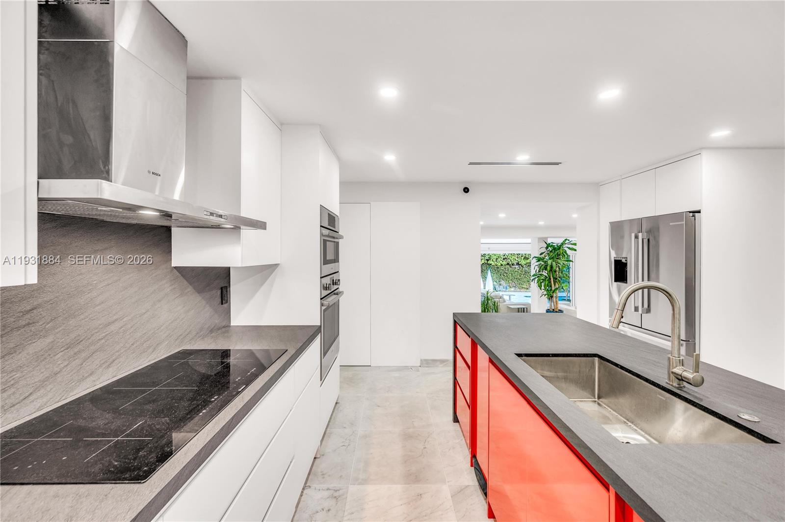 4321 Nautilus Dr Miami Beach, FL 33140