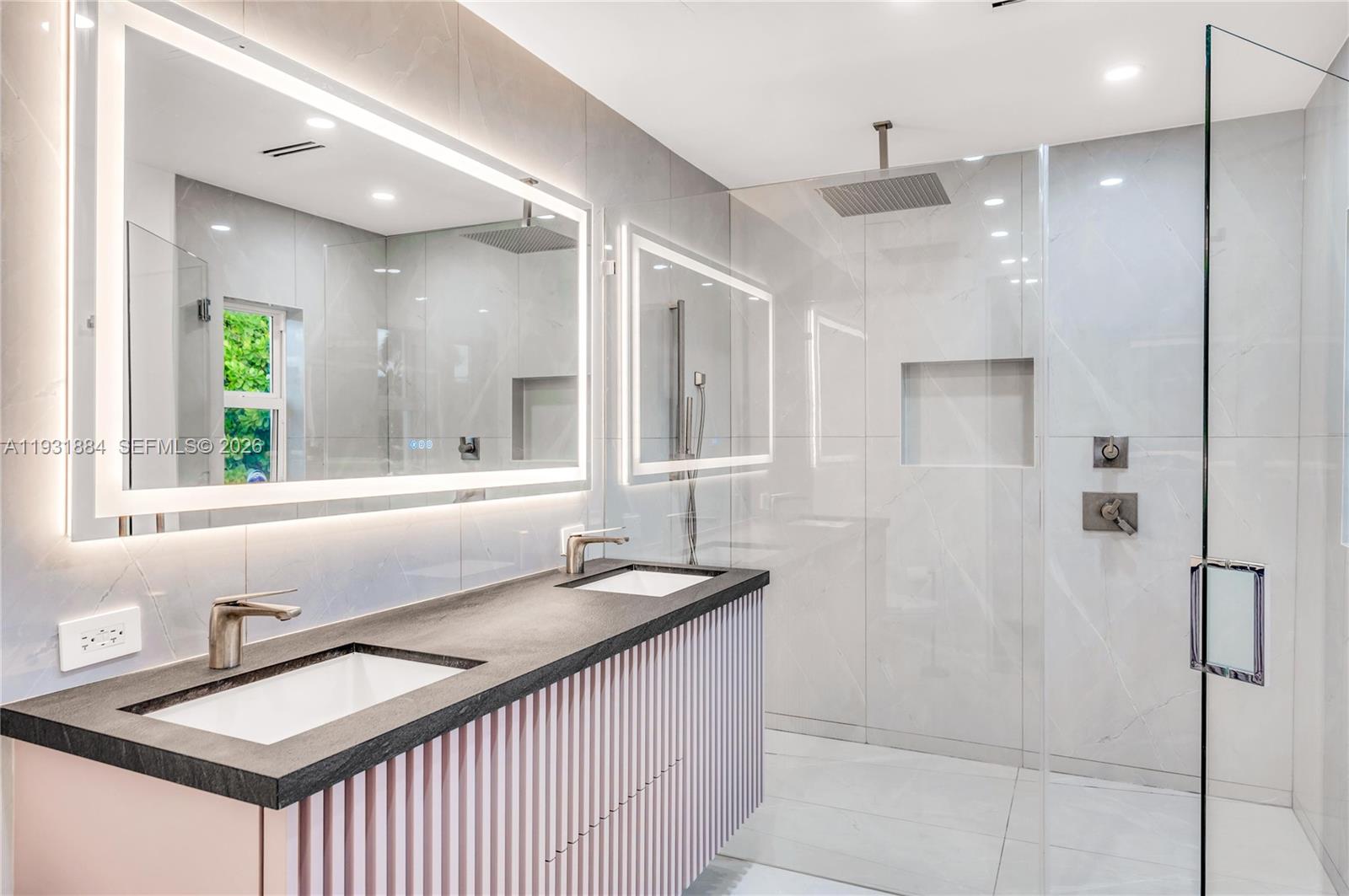 4321 Nautilus Dr Miami Beach, FL 33140