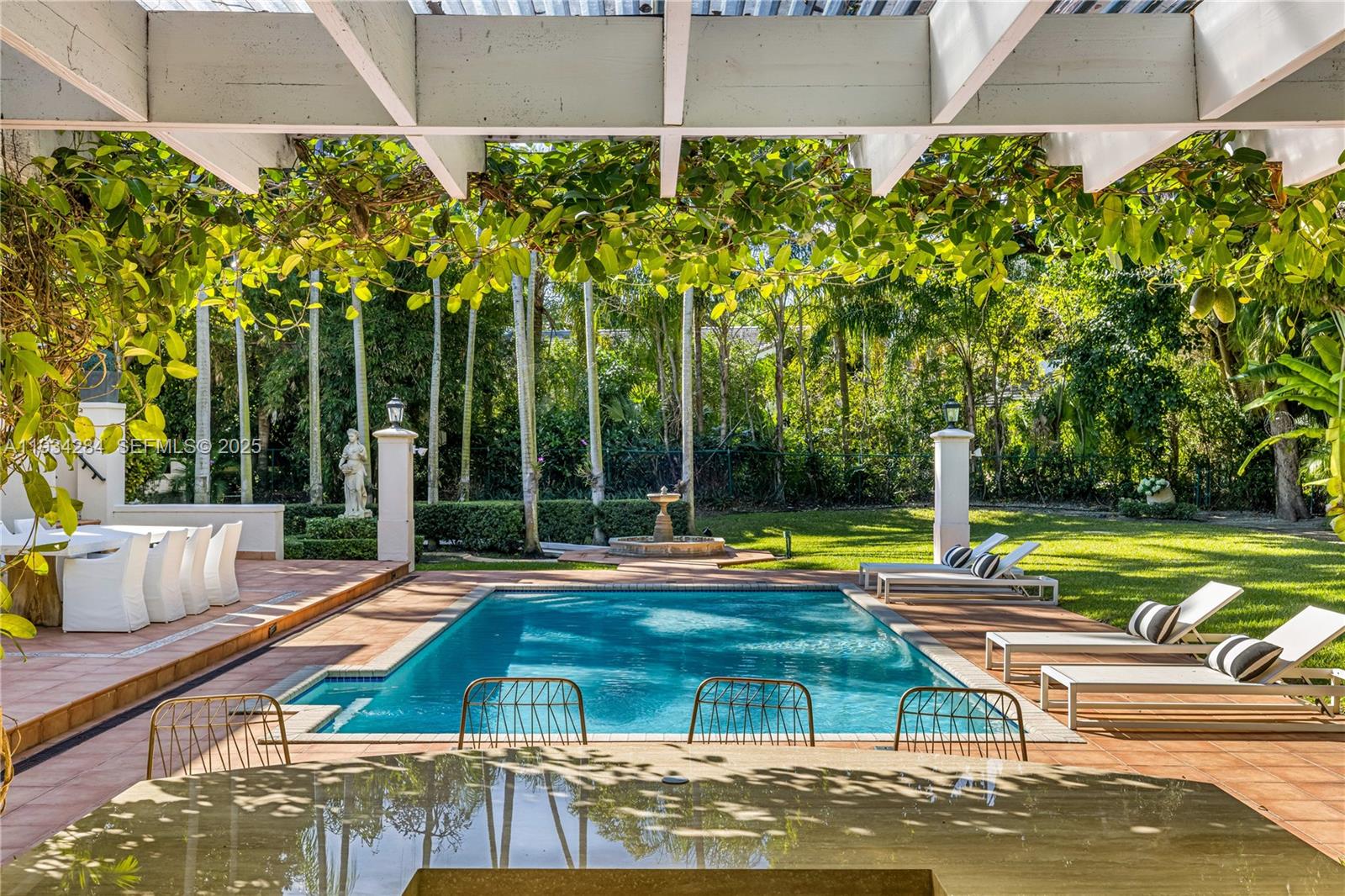 8000 Los Pinos Blvd Coral Gables, FL 33143