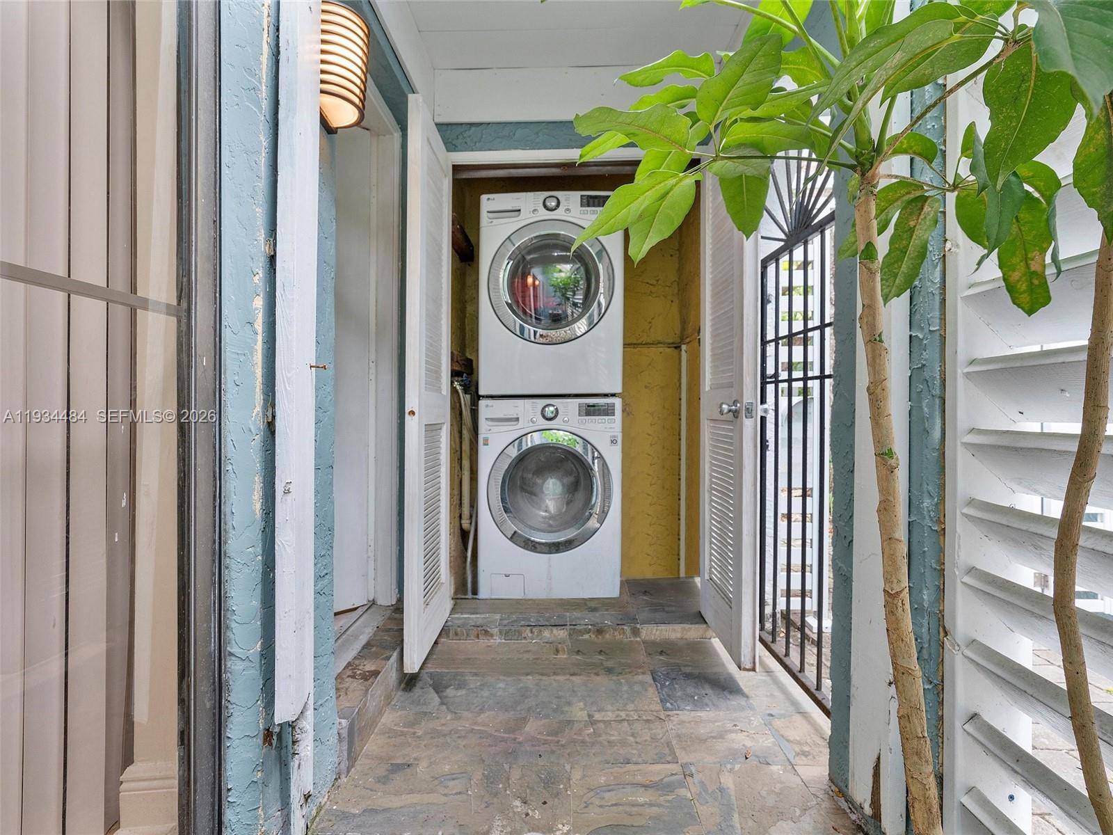 515 NE 38th St #10 Miami, FL 33137