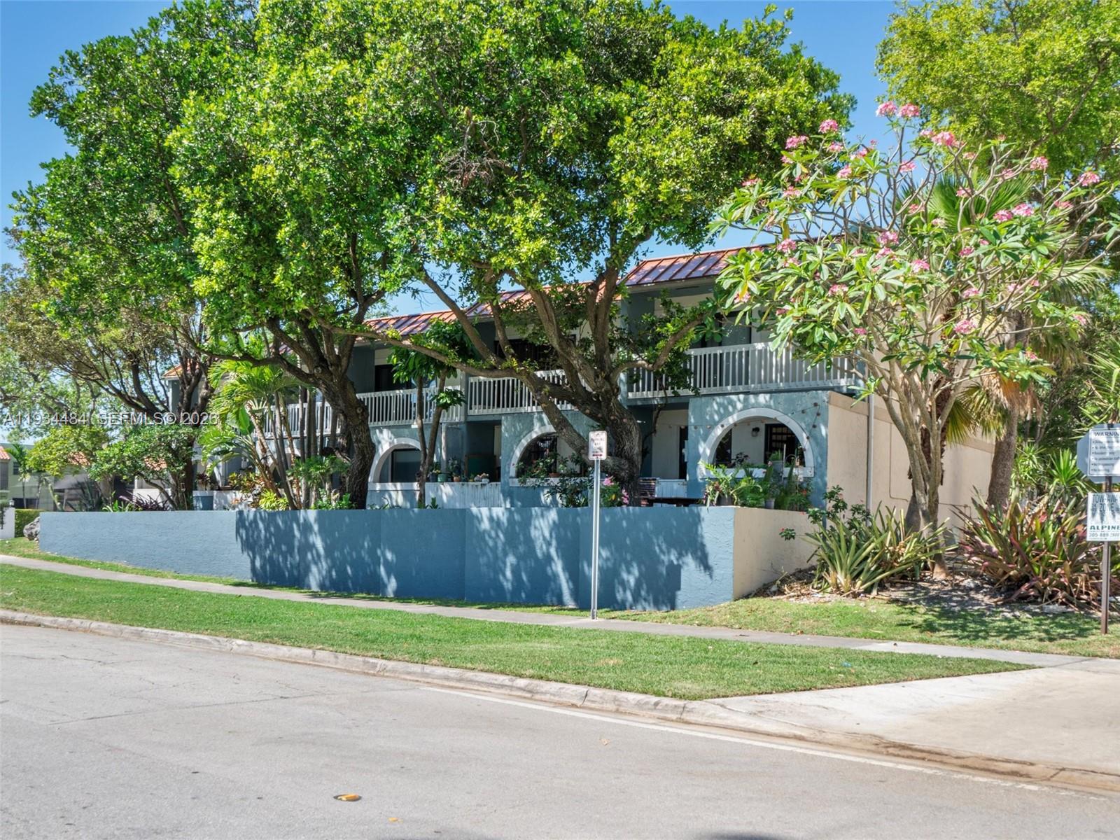 515 NE 38th St #10 Miami, FL 33137