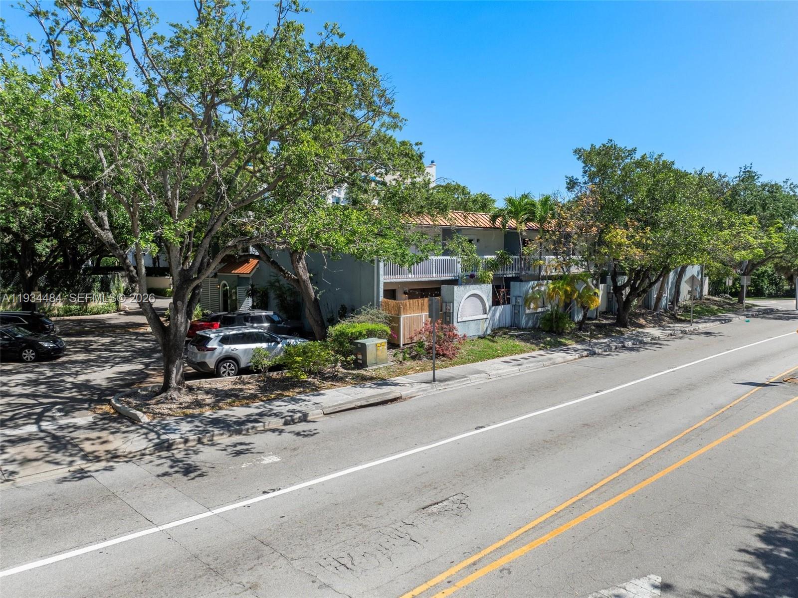 515 NE 38th St #10 Miami, FL 33137